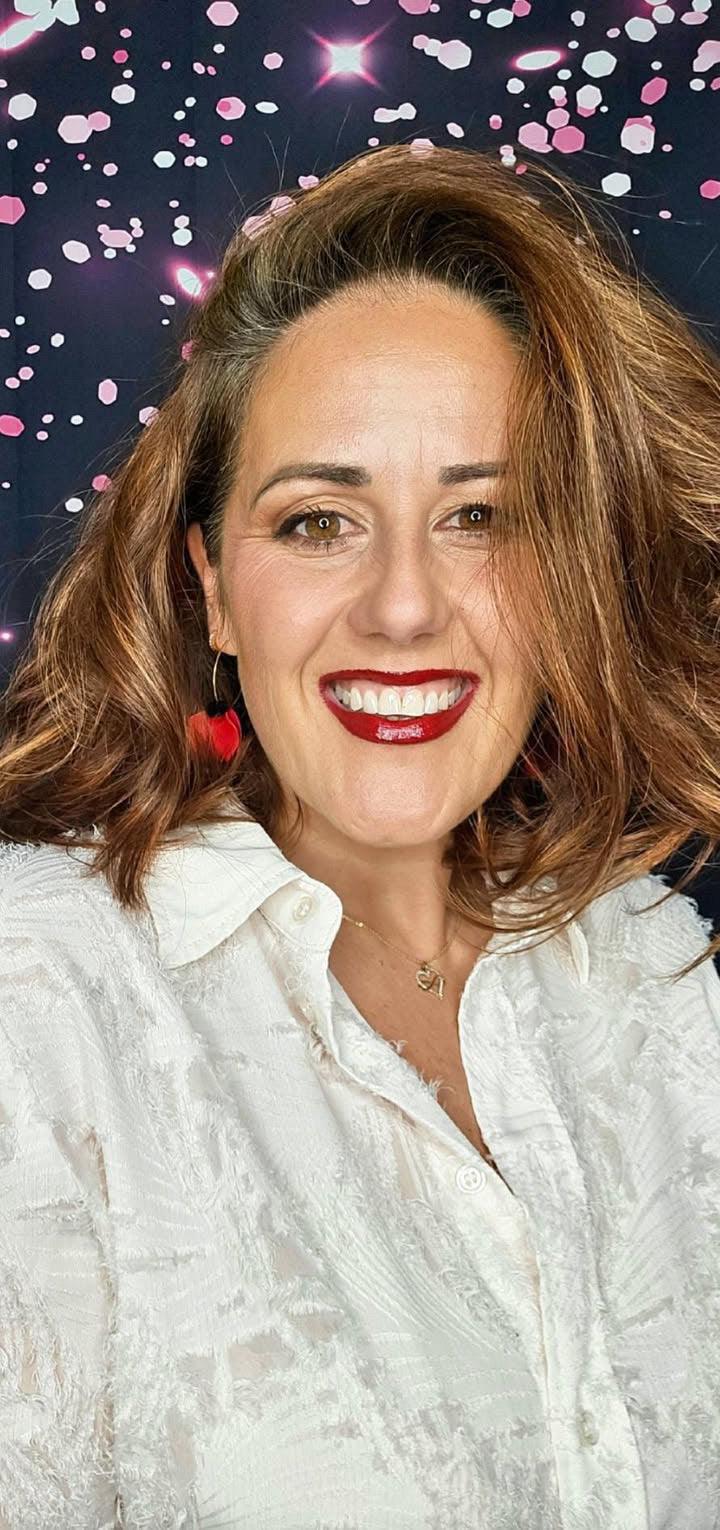 Boucles d’oreilles MARIELLE pétales rouges et cœurs cristal noirs - Créations Uniques - Créations Uniques