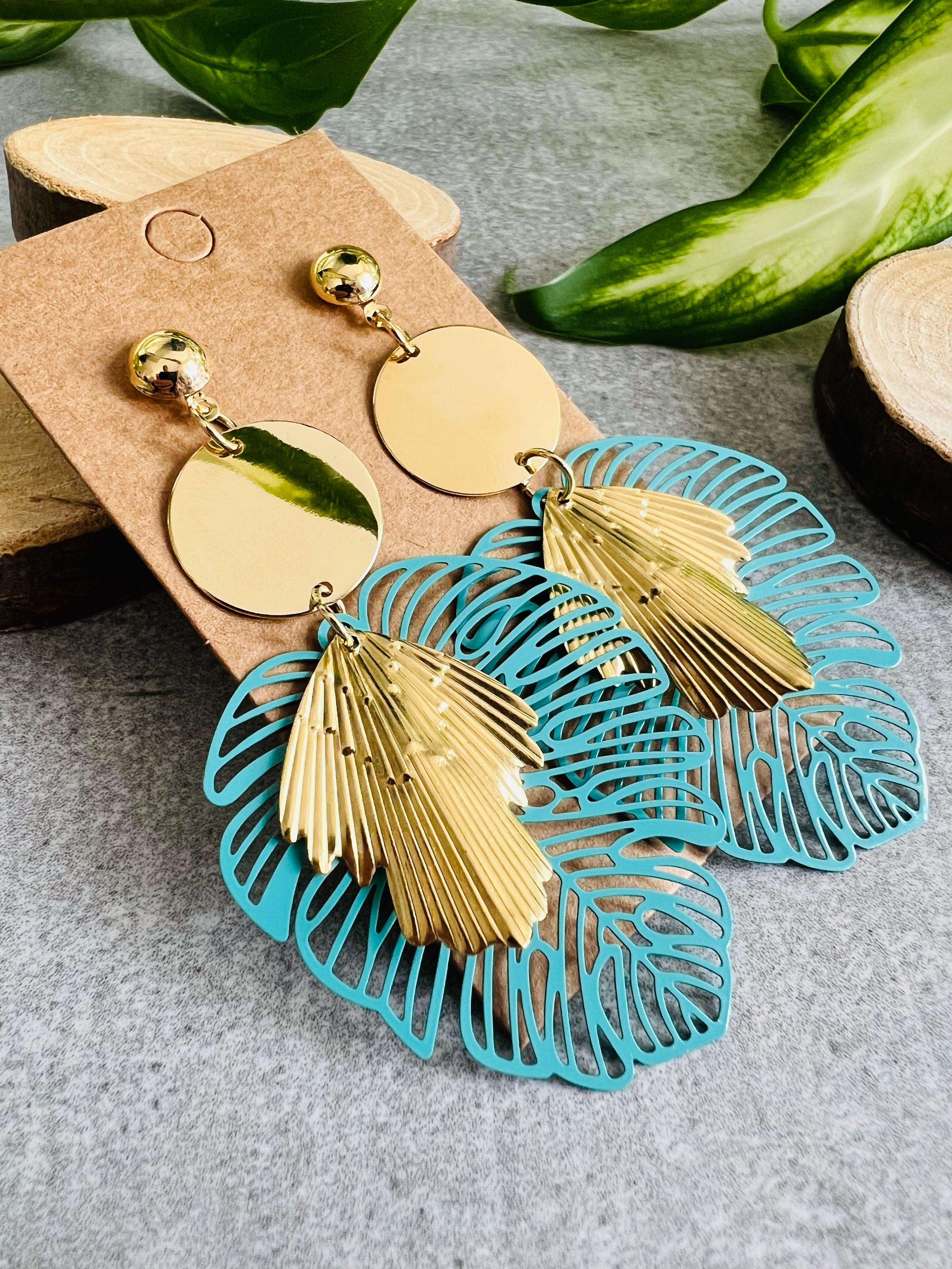 Boucles d’oreilles ADELINE style bohème, feuilles tropicales turquoise - Créations Uniques - Créations Uniques