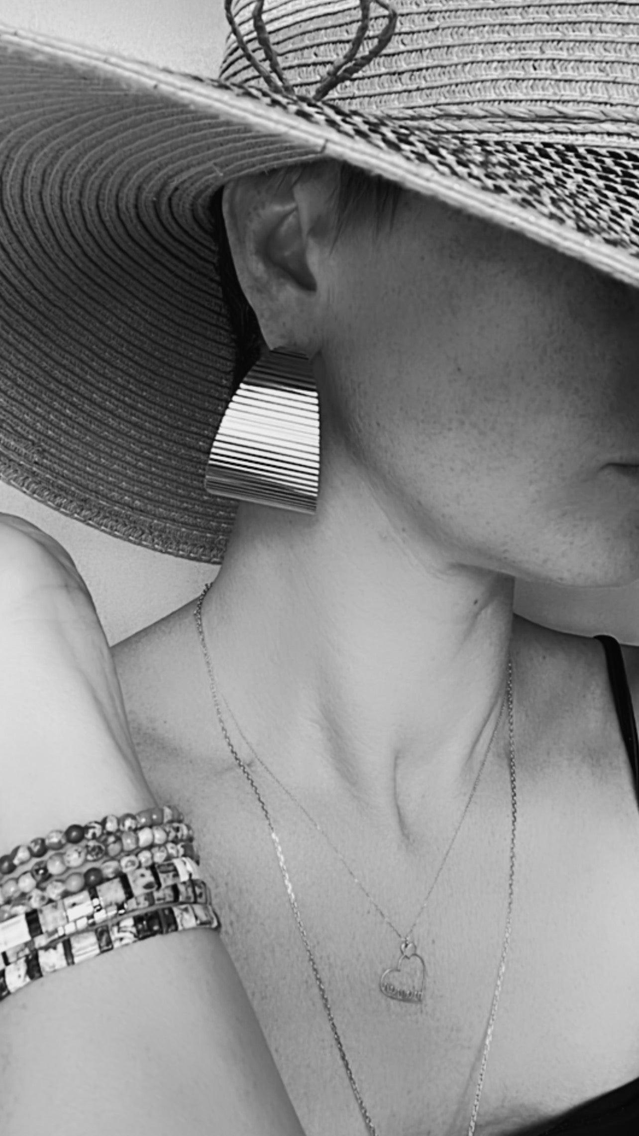 Boucles d’oreilles DAURINE créoles argentées larges - Créations Uniques