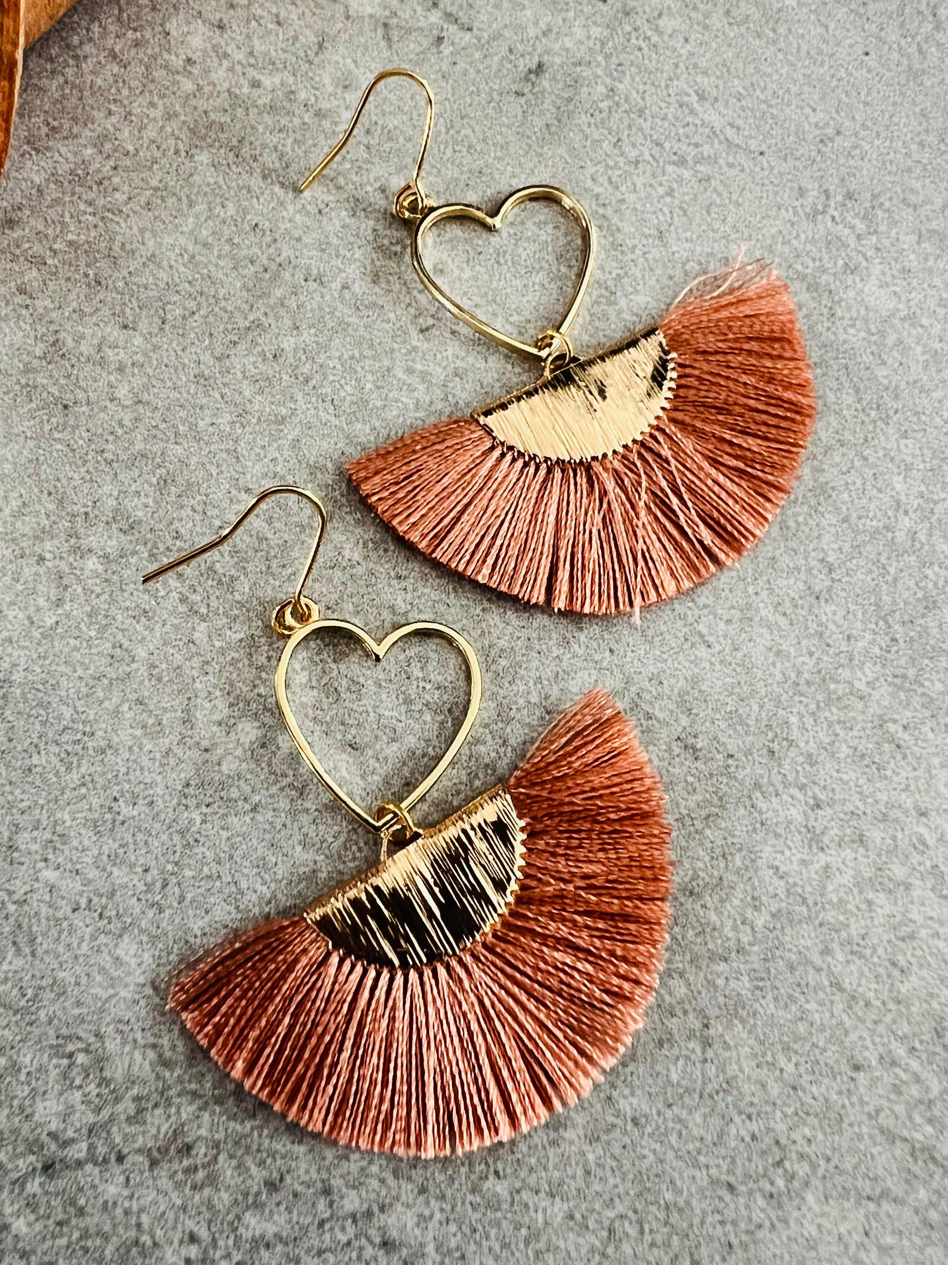 Boucles d’oreilles MARYLAUR cœurs dorés et éventail terracotta - Créations Uniques - Créations Uniques