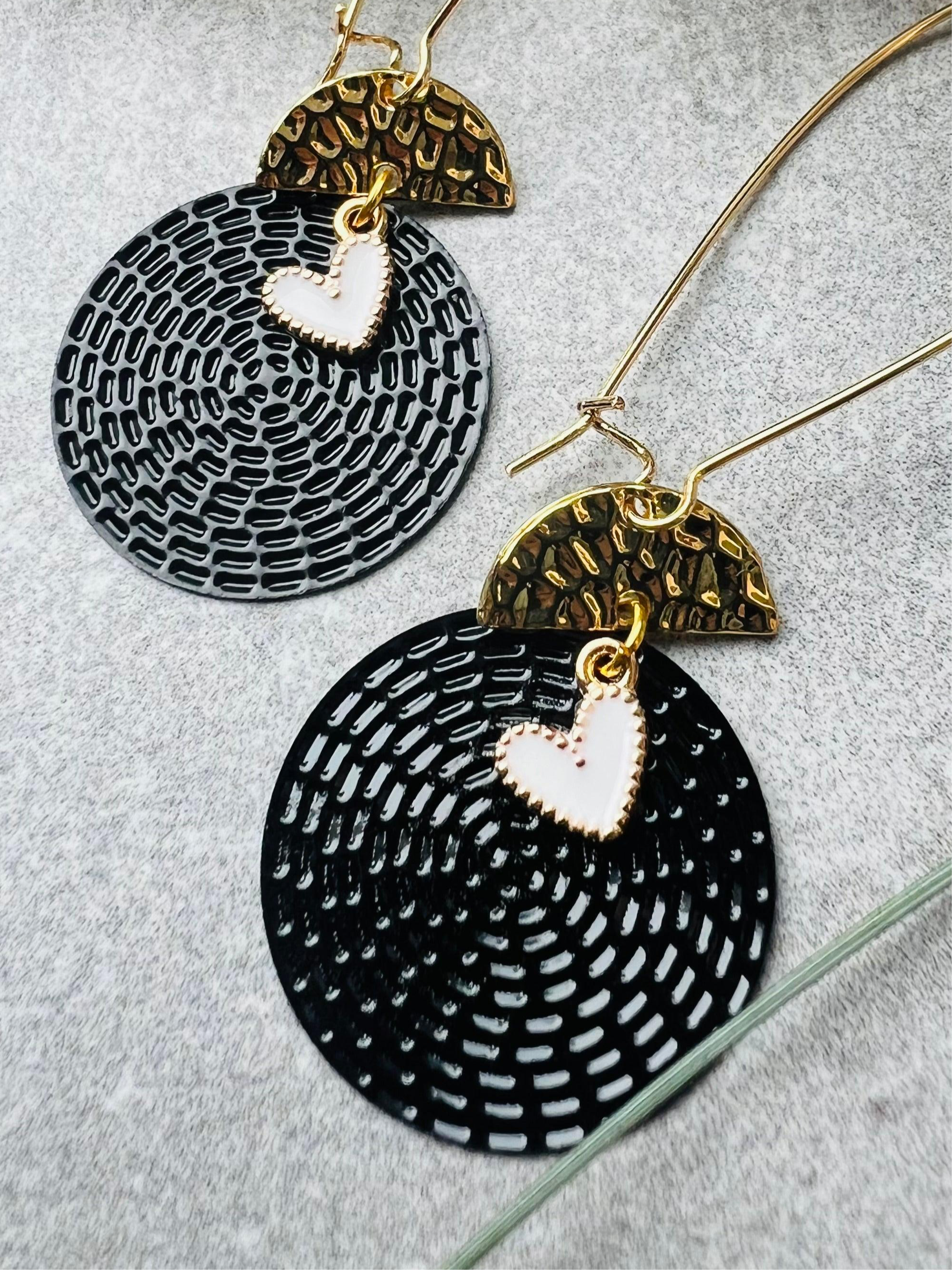 Boucles d’oreilles ANNE-LAURE disques noirs crochets dormeuses - Créations Uniques - Créations Uniques