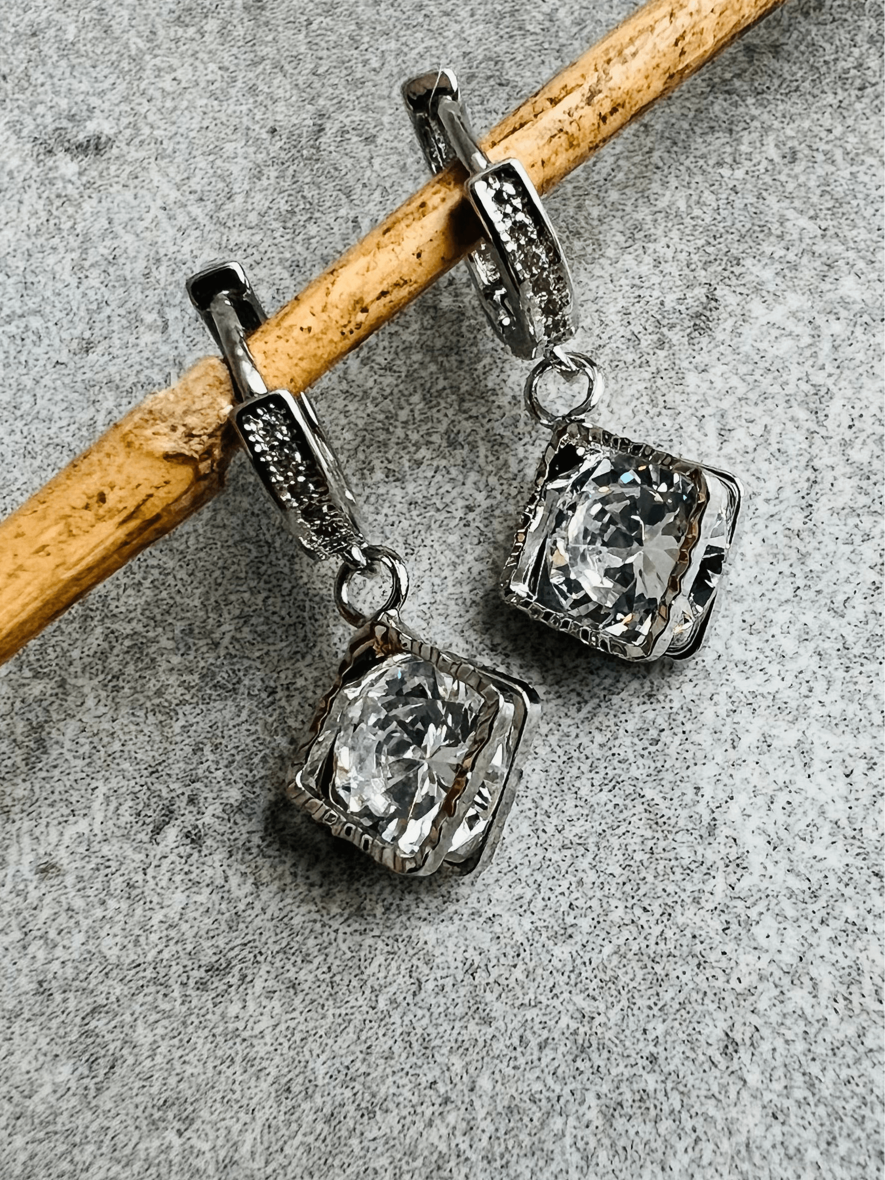 Boucles d’oreilles argentées CANDYCE mini strass - Créations Uniques