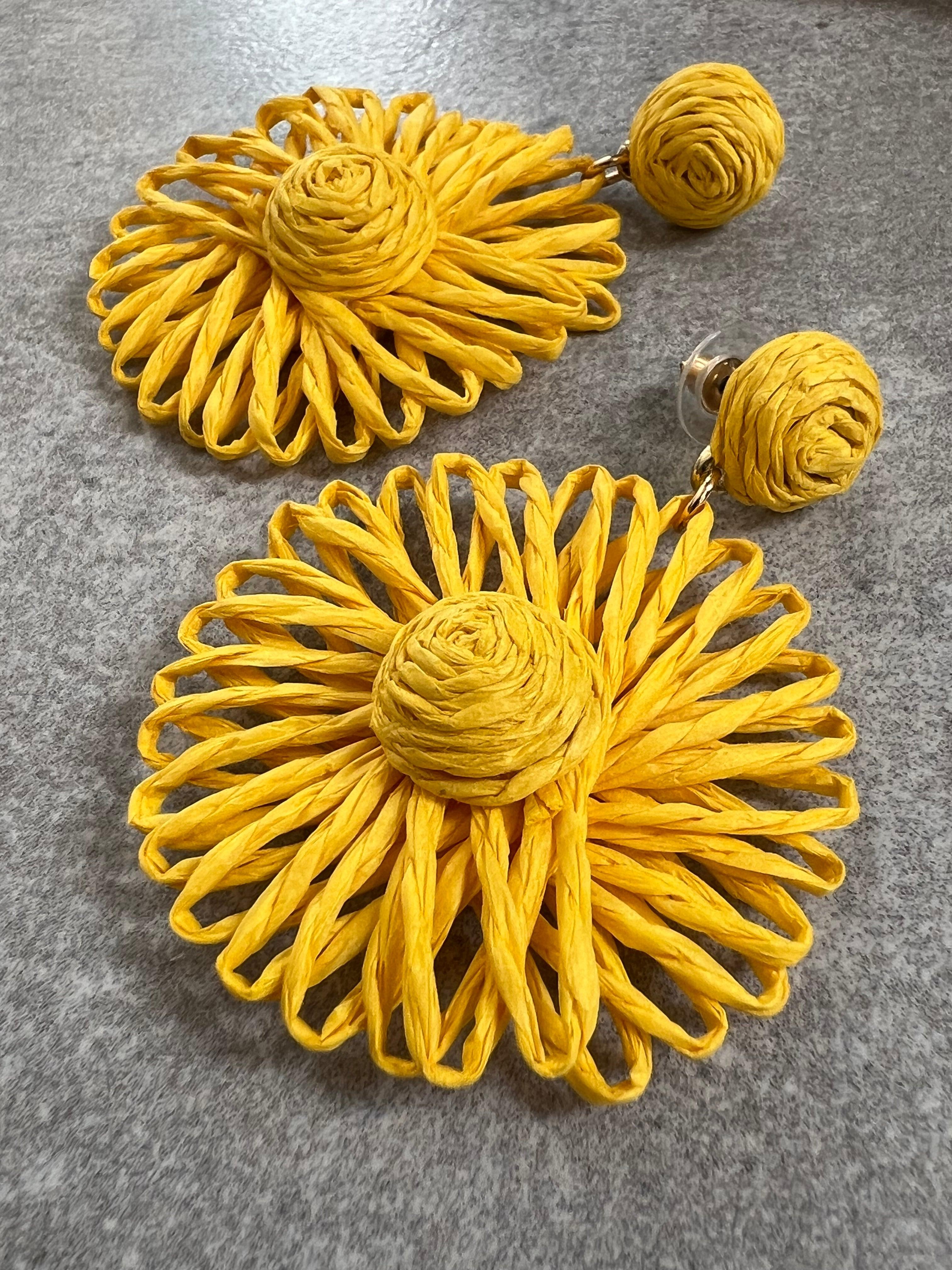 Boucles d’oreilles MARGAUX fleurs jaunes raphia - Créations Uniques
