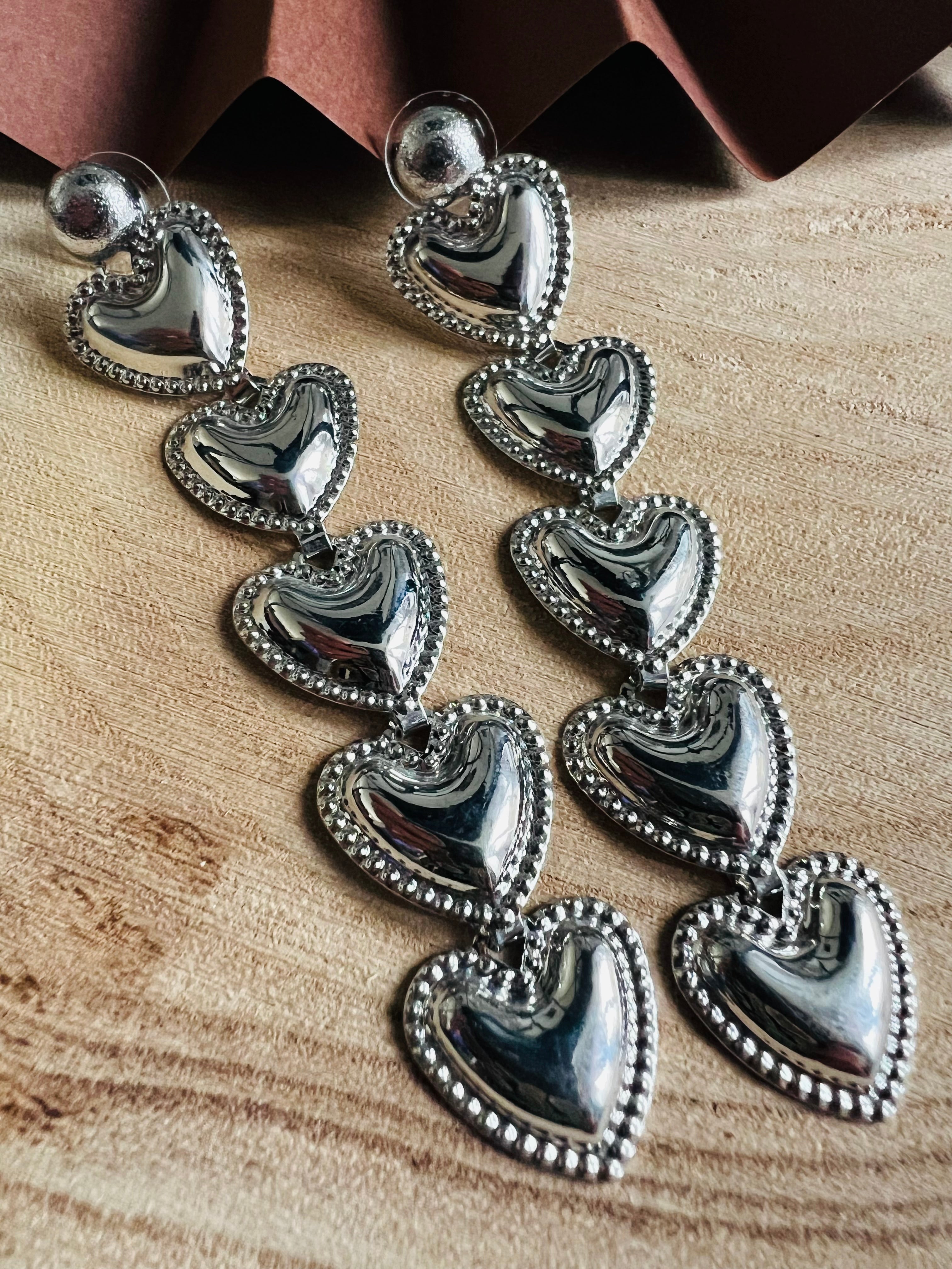 Boucles d’oreilles CAMYLIA cœurs argentés - Créations Uniques