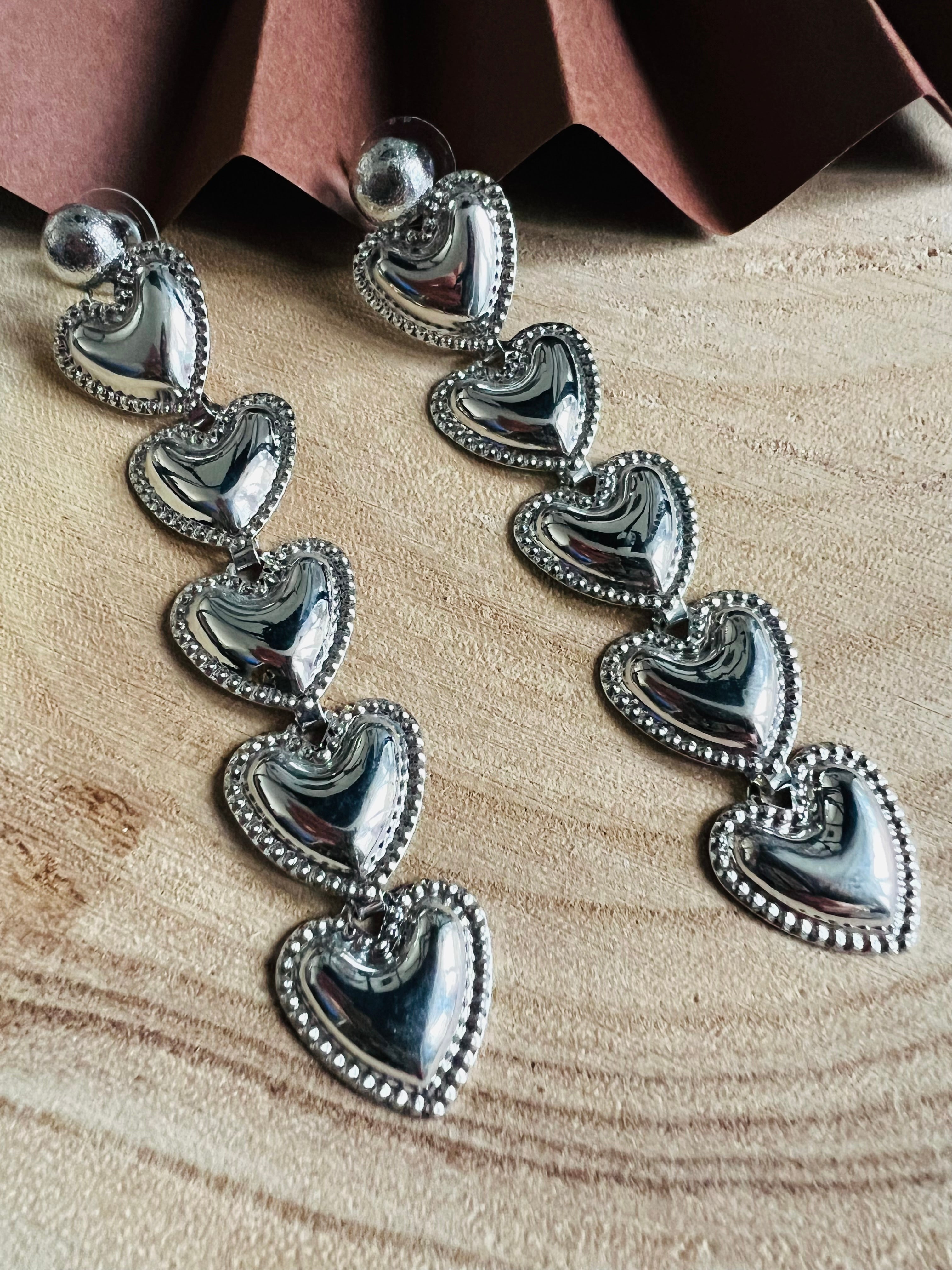 Boucles d’oreilles CAMYLIA cœurs argentés - Créations Uniques