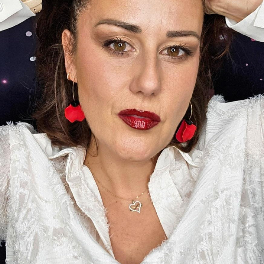 Boucles d’oreilles MARIELLE pétales rouges et cœurs cristal noirs - Créations Uniques - Créations Uniques