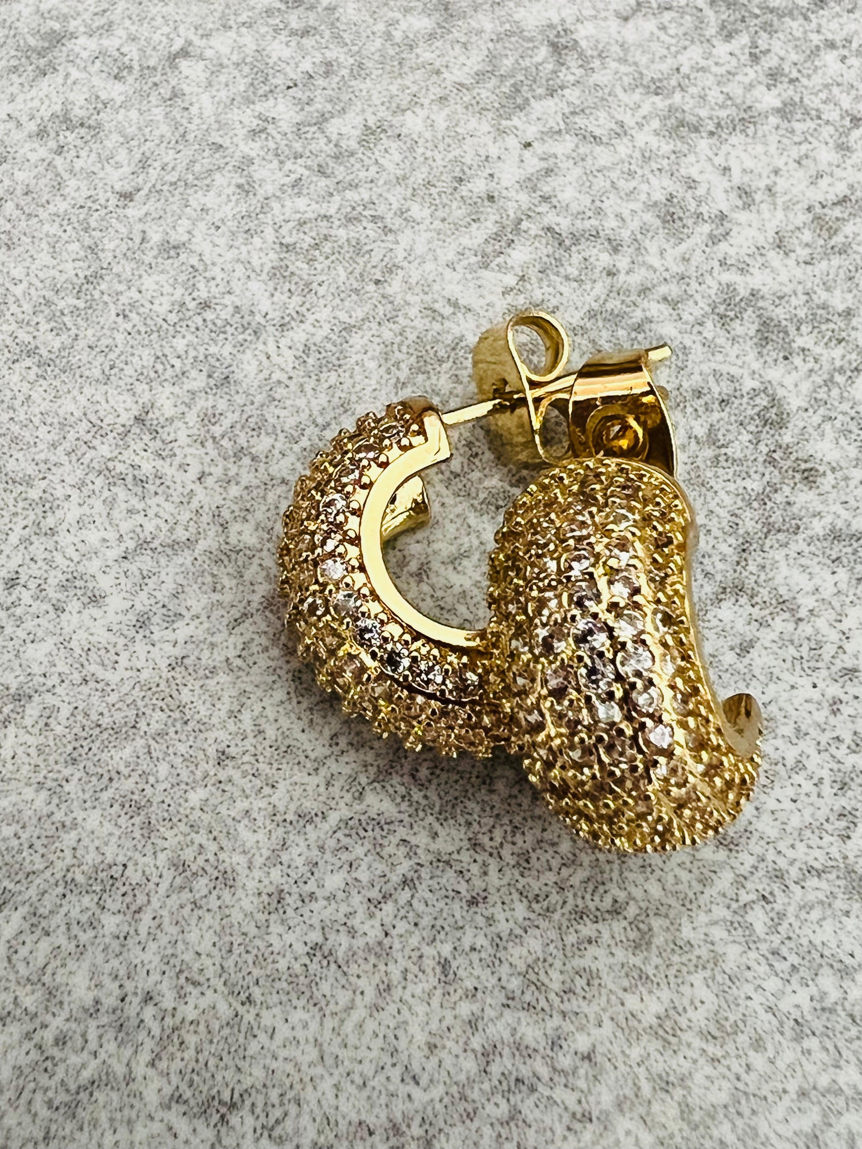 Boucles d’oreilles JAICY mini créoles bombées strass - Créations Uniques