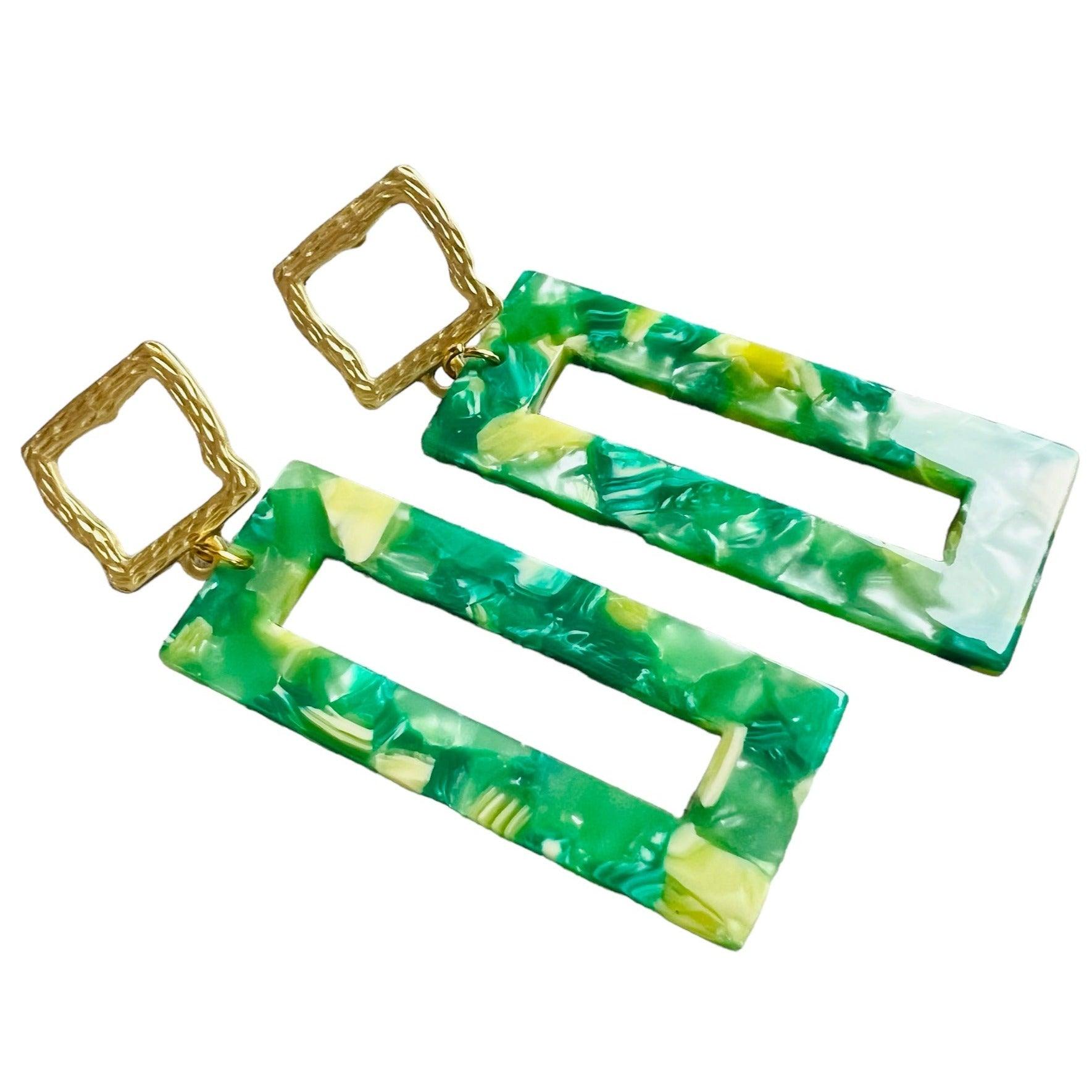 Boucles d’oreilles NOLWENN rectangles verts résine - Créations Uniques