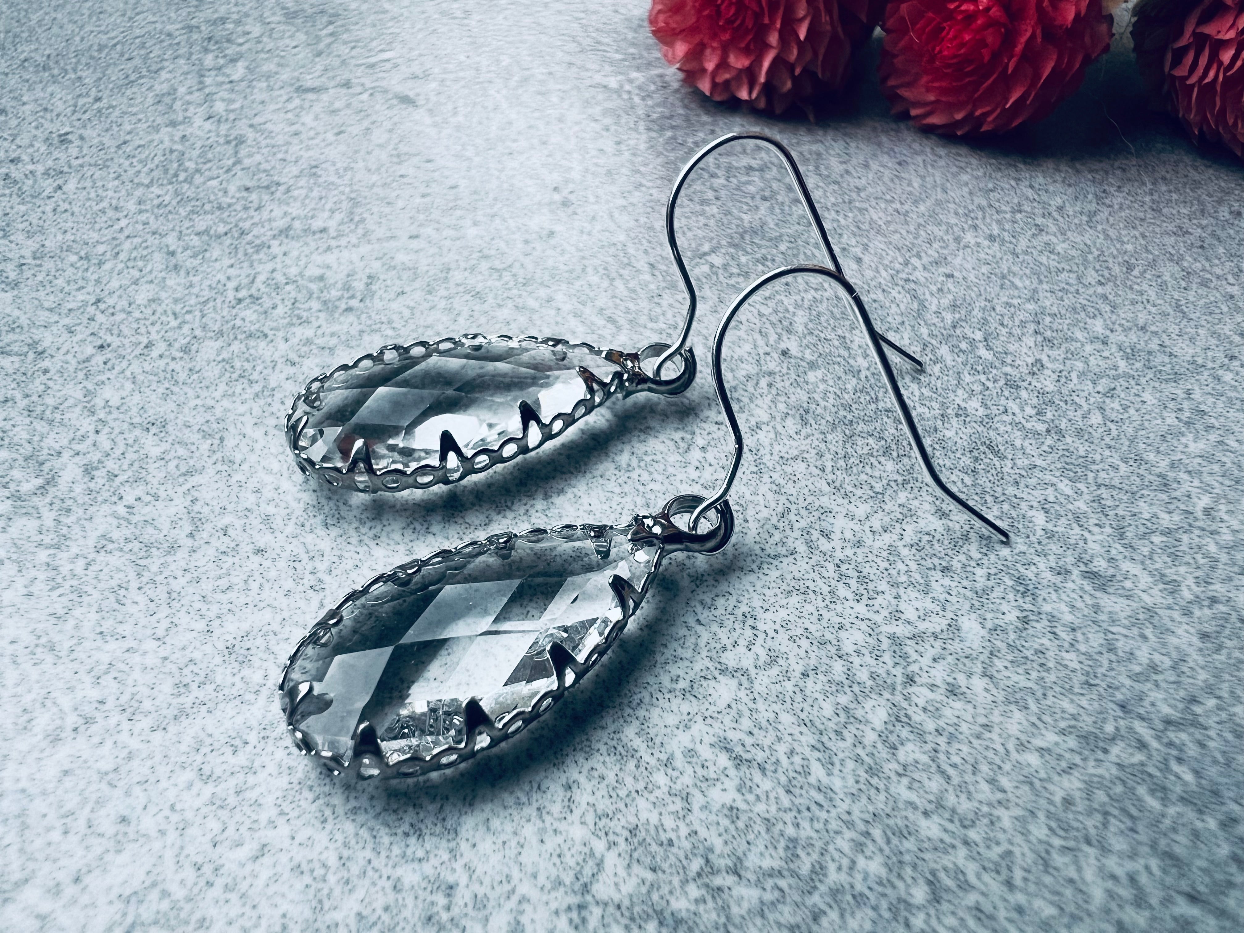 Boucles d’oreilles MARIE-LOU larmes serties - Créations Uniques - Créations Uniques