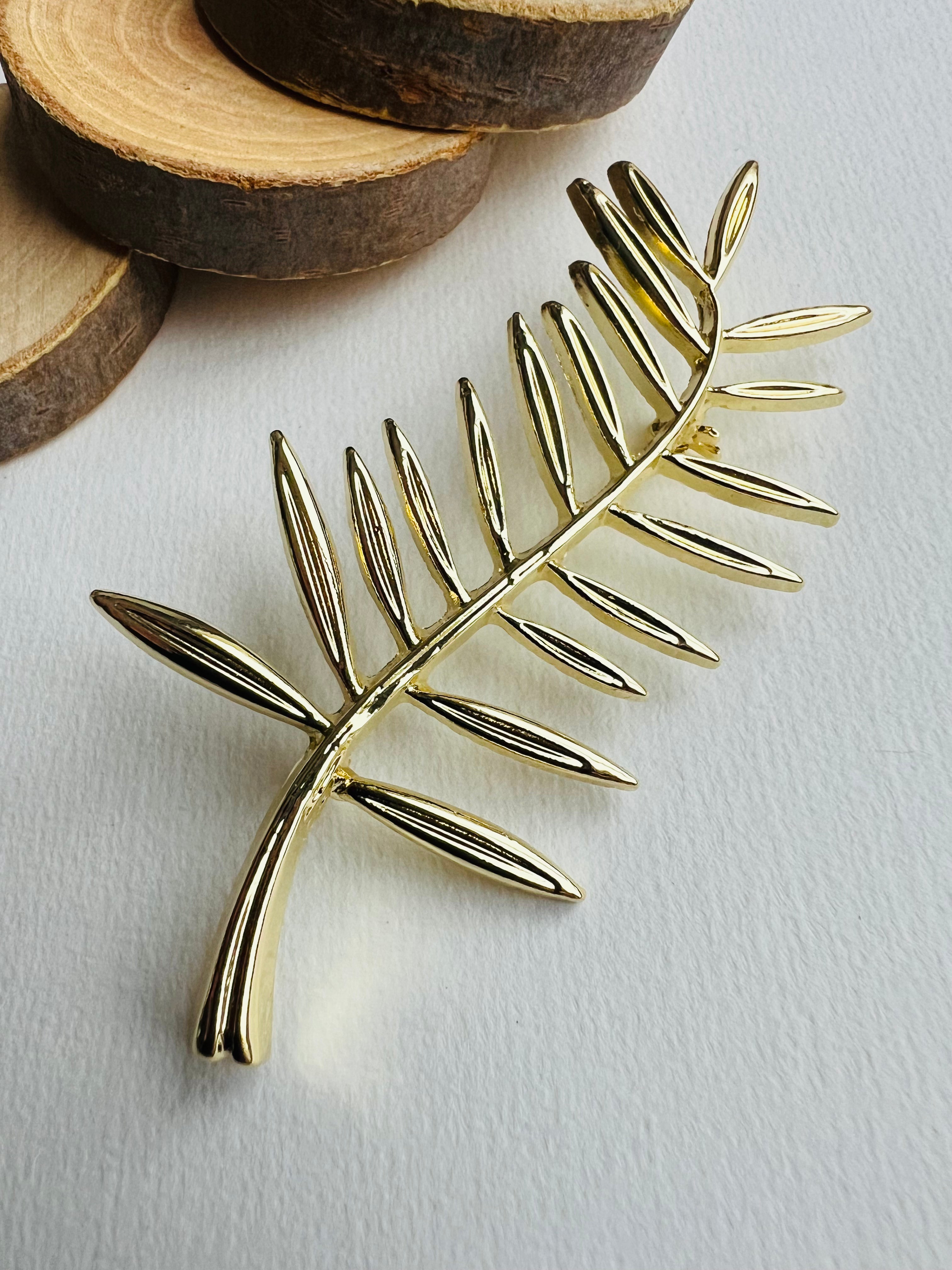 Broche chic CANDELARIA grande feuille dorée - Créations Uniques