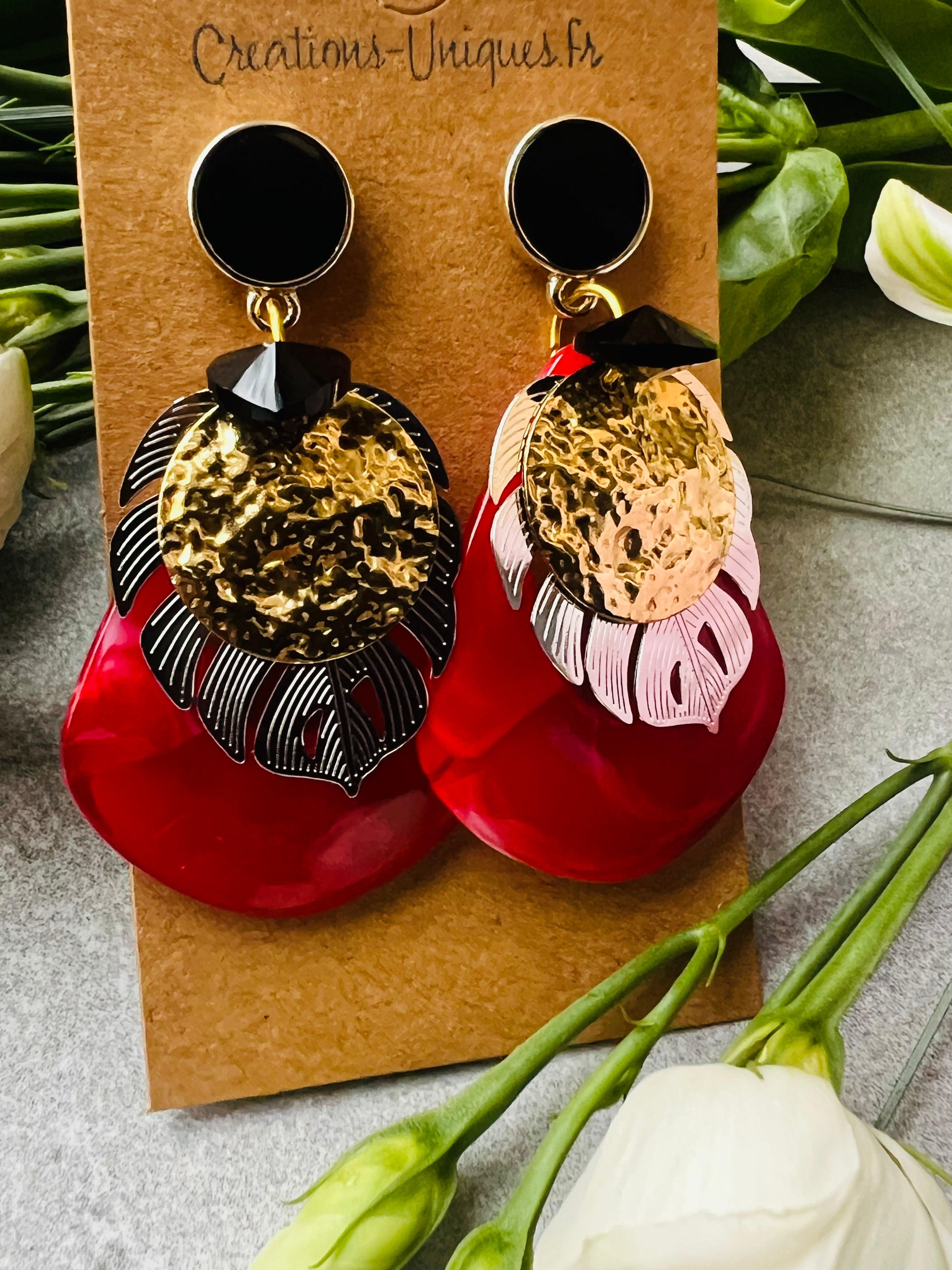 Boucles d’oreilles DELILAH résine et cœur cristal noirs - Créations Uniques - Créations Uniques