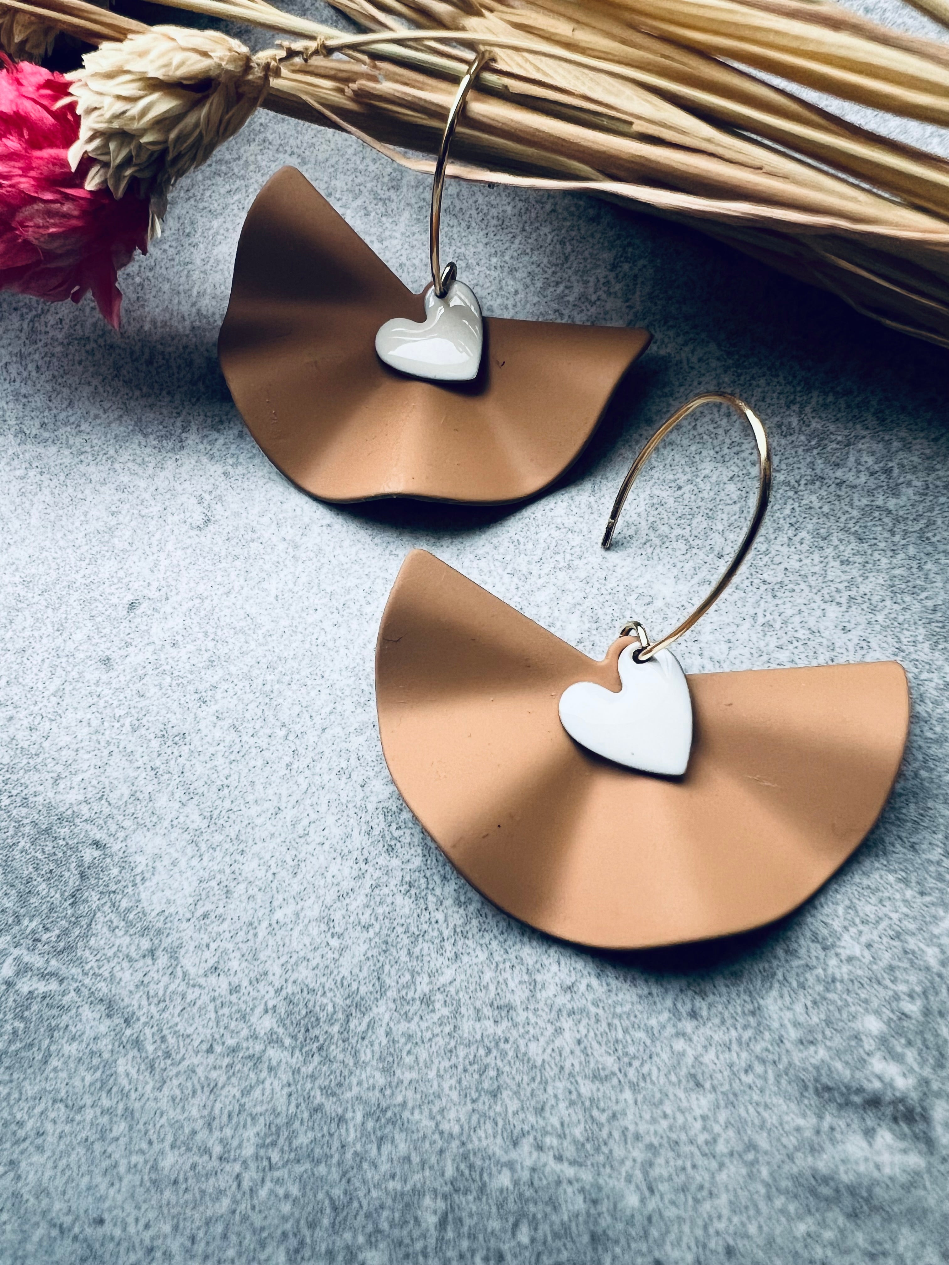 Boucles d’oreilles SELENE éventails beiges - Créations Uniques - Créations Uniques