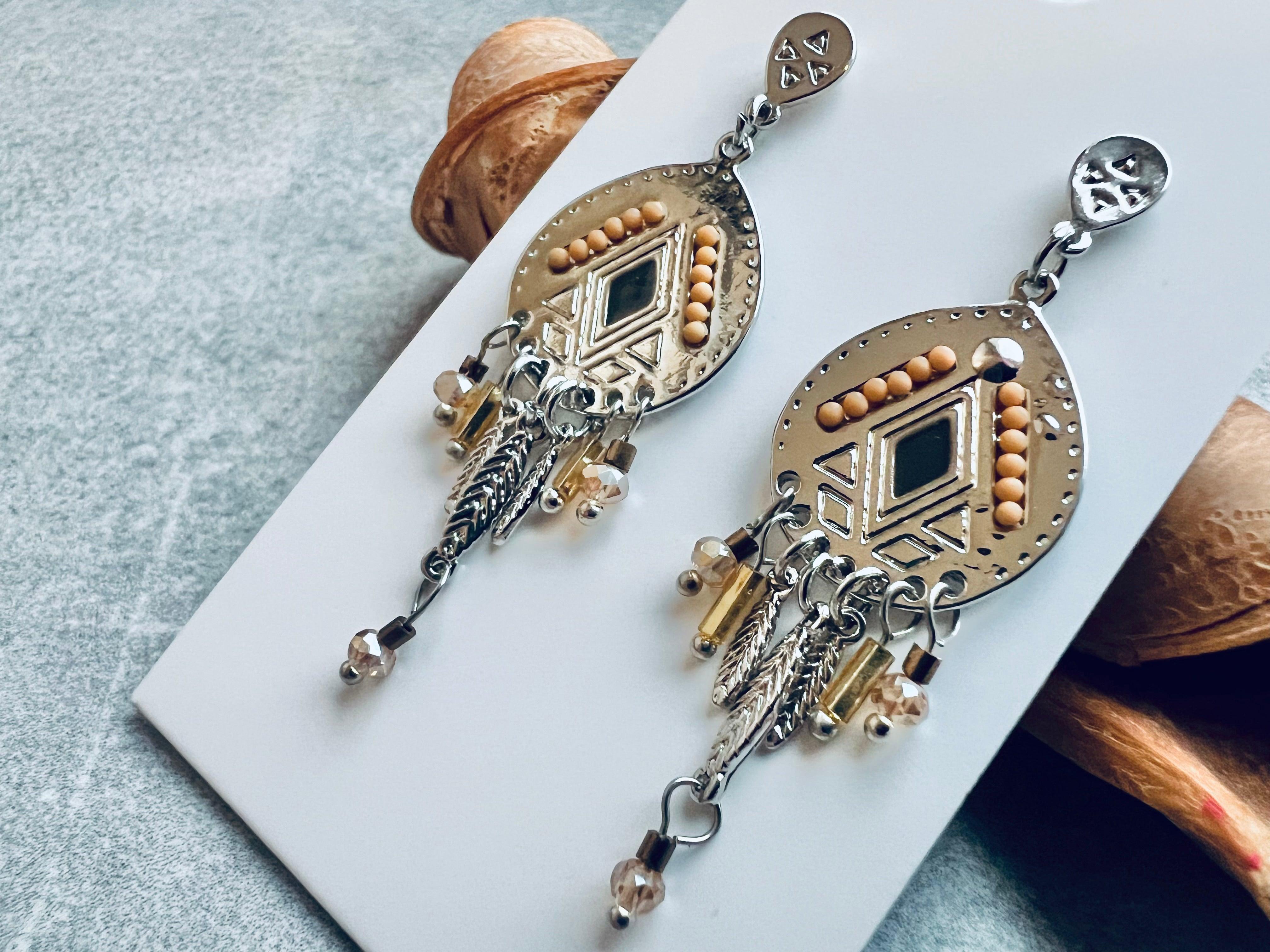 Boucles d’oreilles GIGI argenté et beige - Créations Uniques