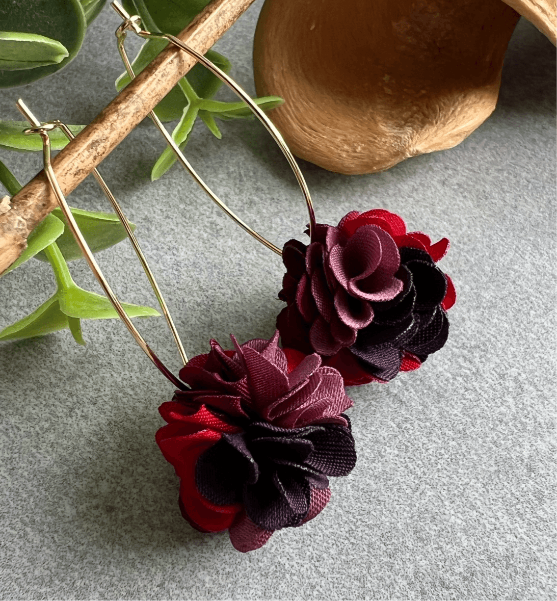 Boucles d’oreilles ODELIA pompons rouge bordeaux - Créations Uniques - Créations Uniques