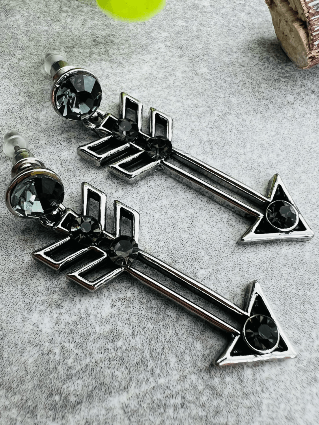 Boucles d’oreilles MARIE-JOSÉE flèches argentées brillantes - Créations Uniques