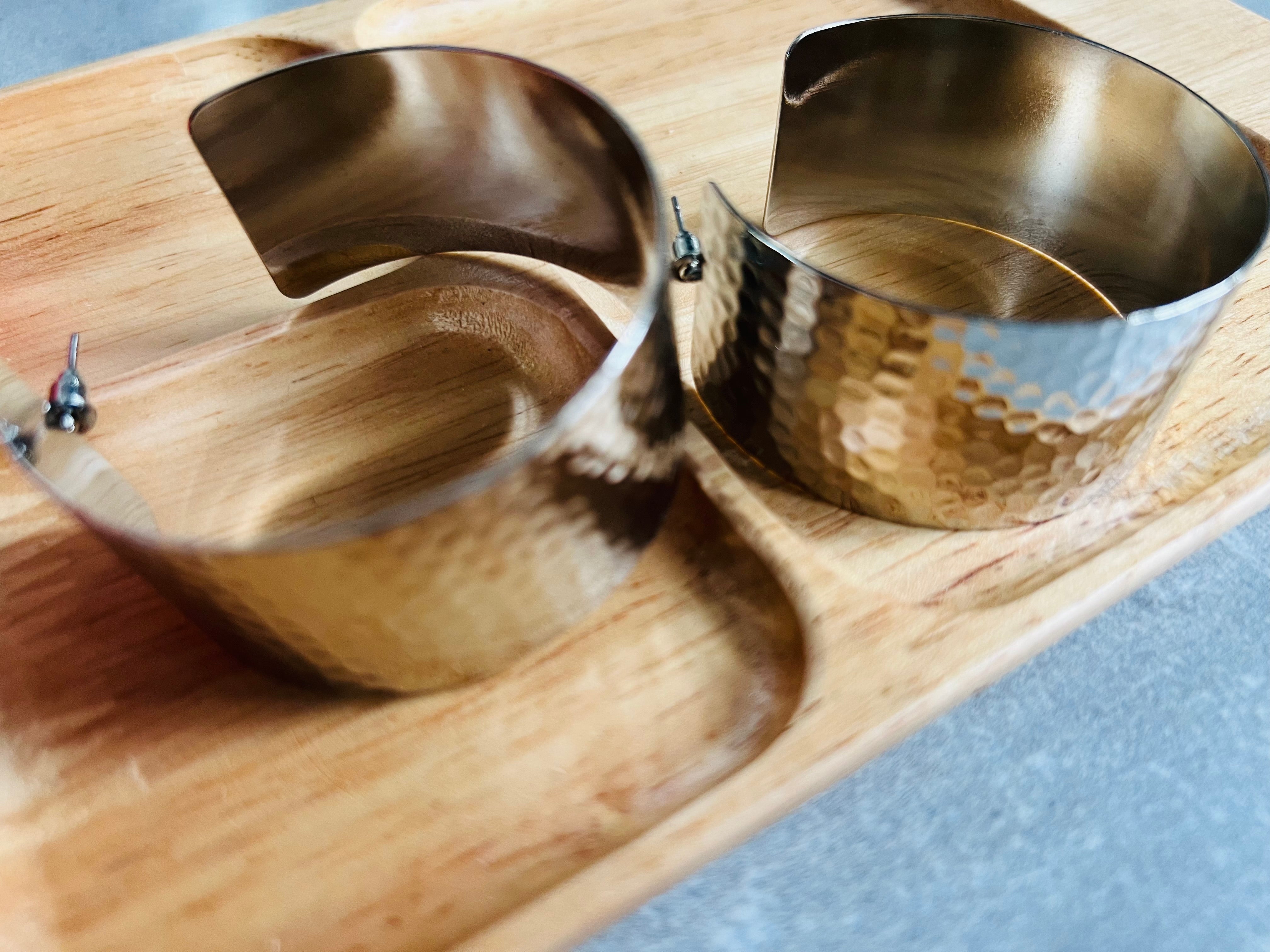 Boucles d’oreilles DAURINE créoles argentées larges - Créations Uniques