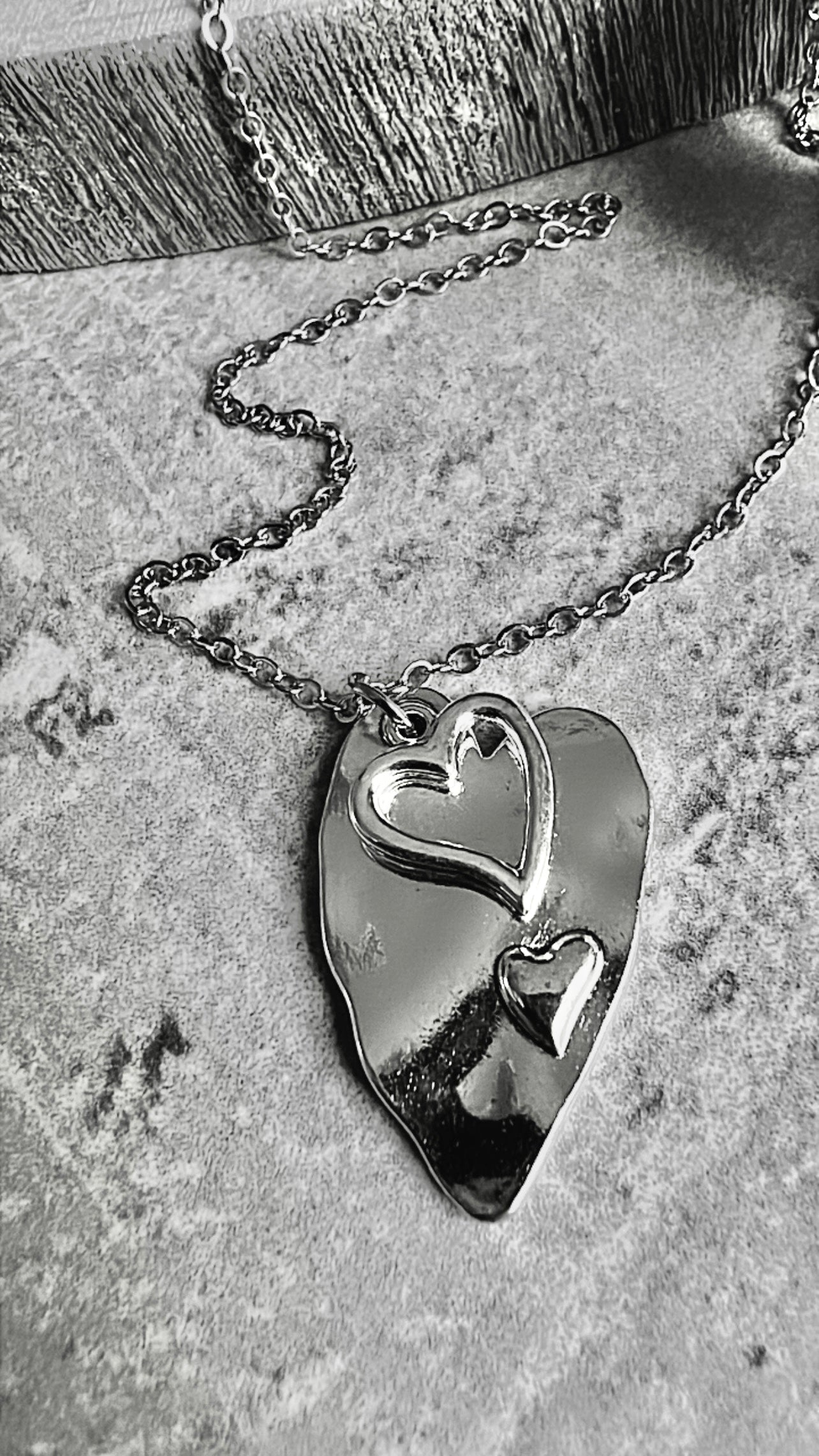 Collier COLEEN pendentif cœurs argentés superposés - Créations Uniques