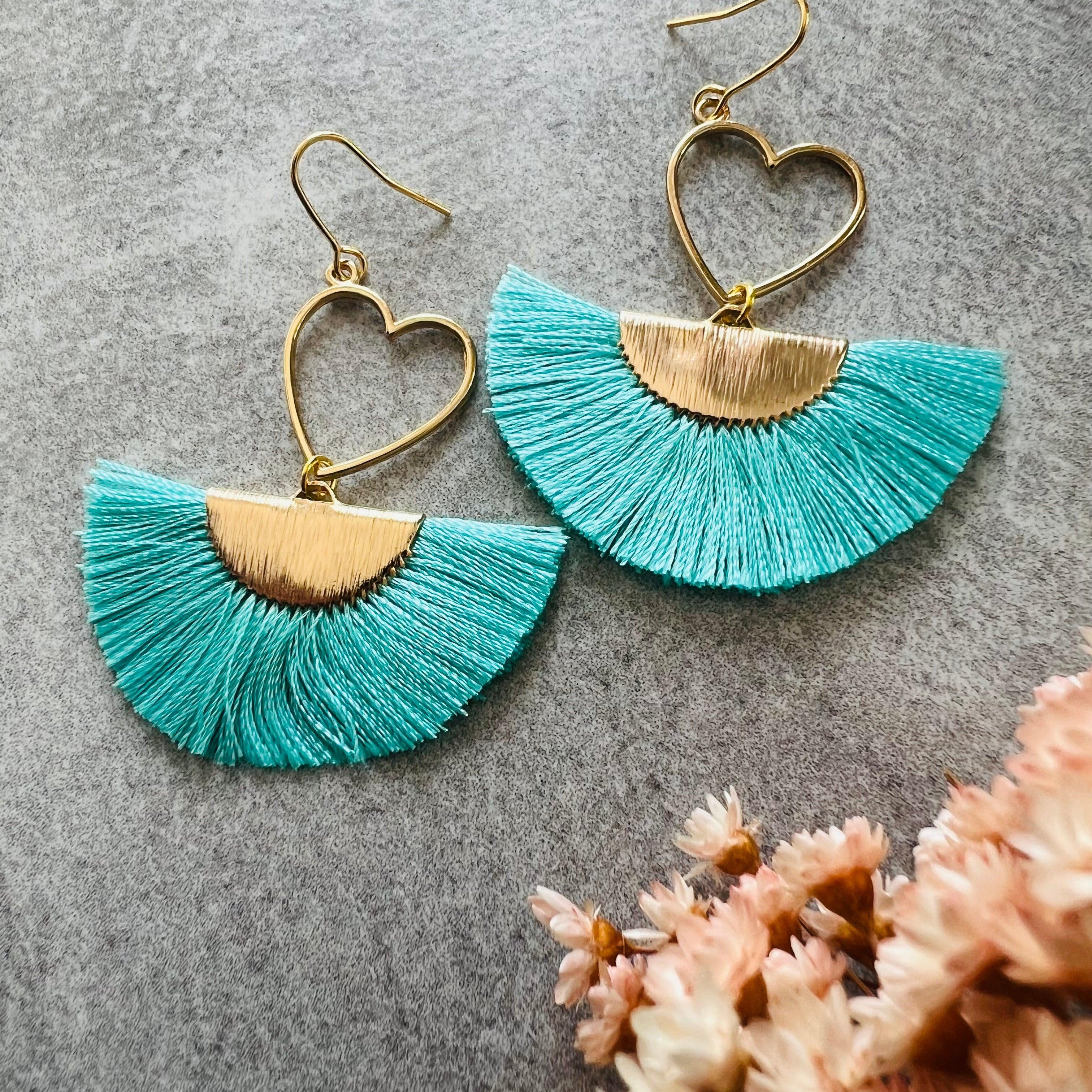Boucles d’oreilles MARYLAUR cœurs dorés et éventail bleu turquoise - Créations Uniques - Créations Uniques