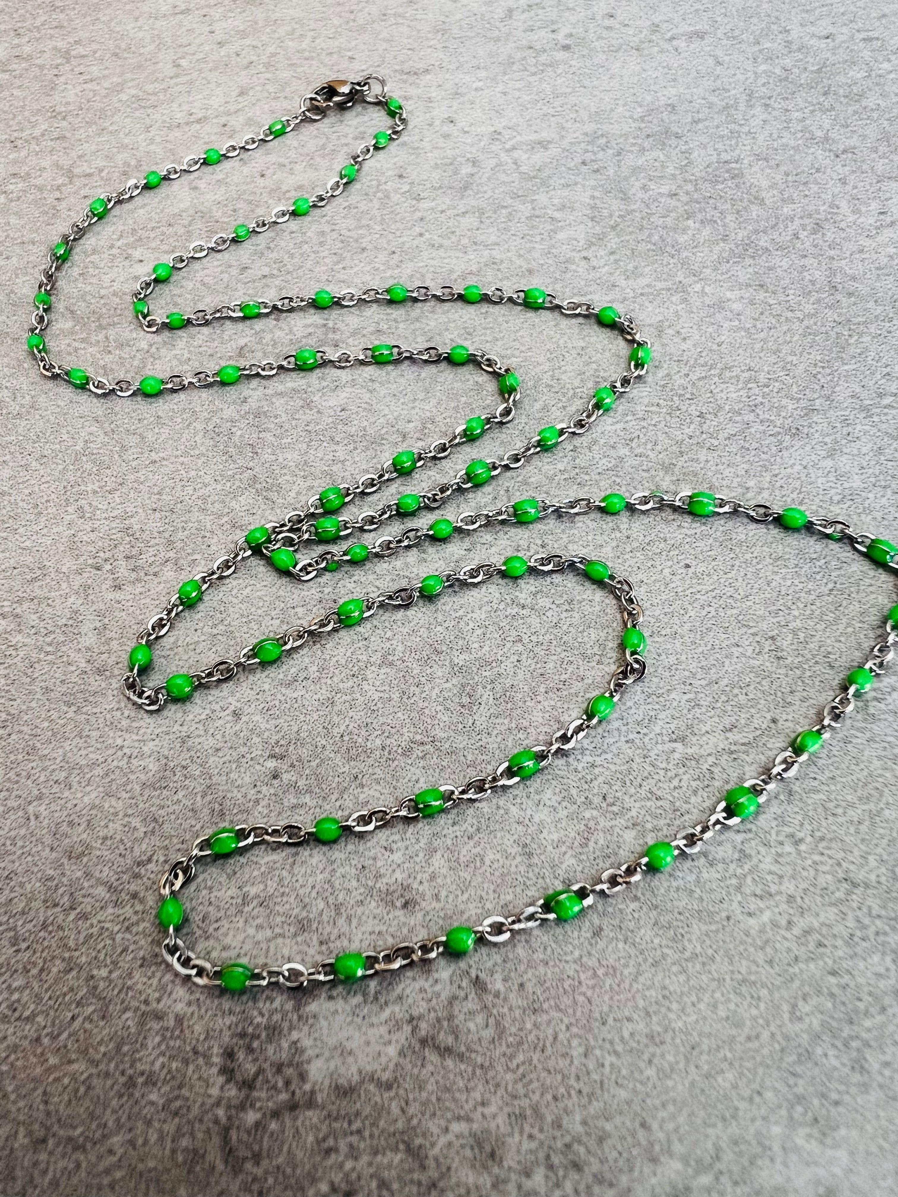 Collier ETHEL mini perles résine vert fluo - Créations Uniques