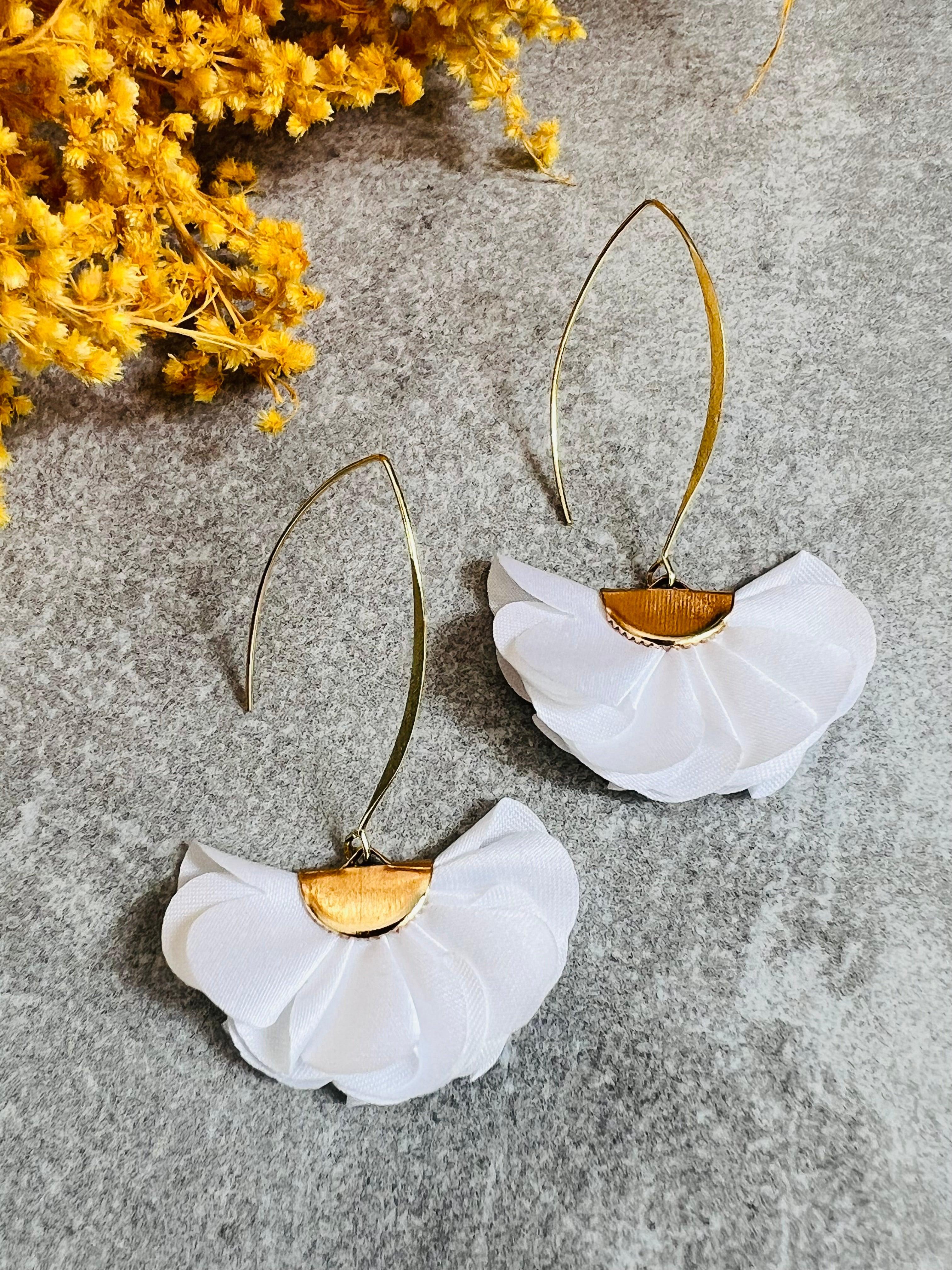 Boucles d’oreilles PAOLA pampilles tissu blanc - Créations Uniques - Créations Uniques