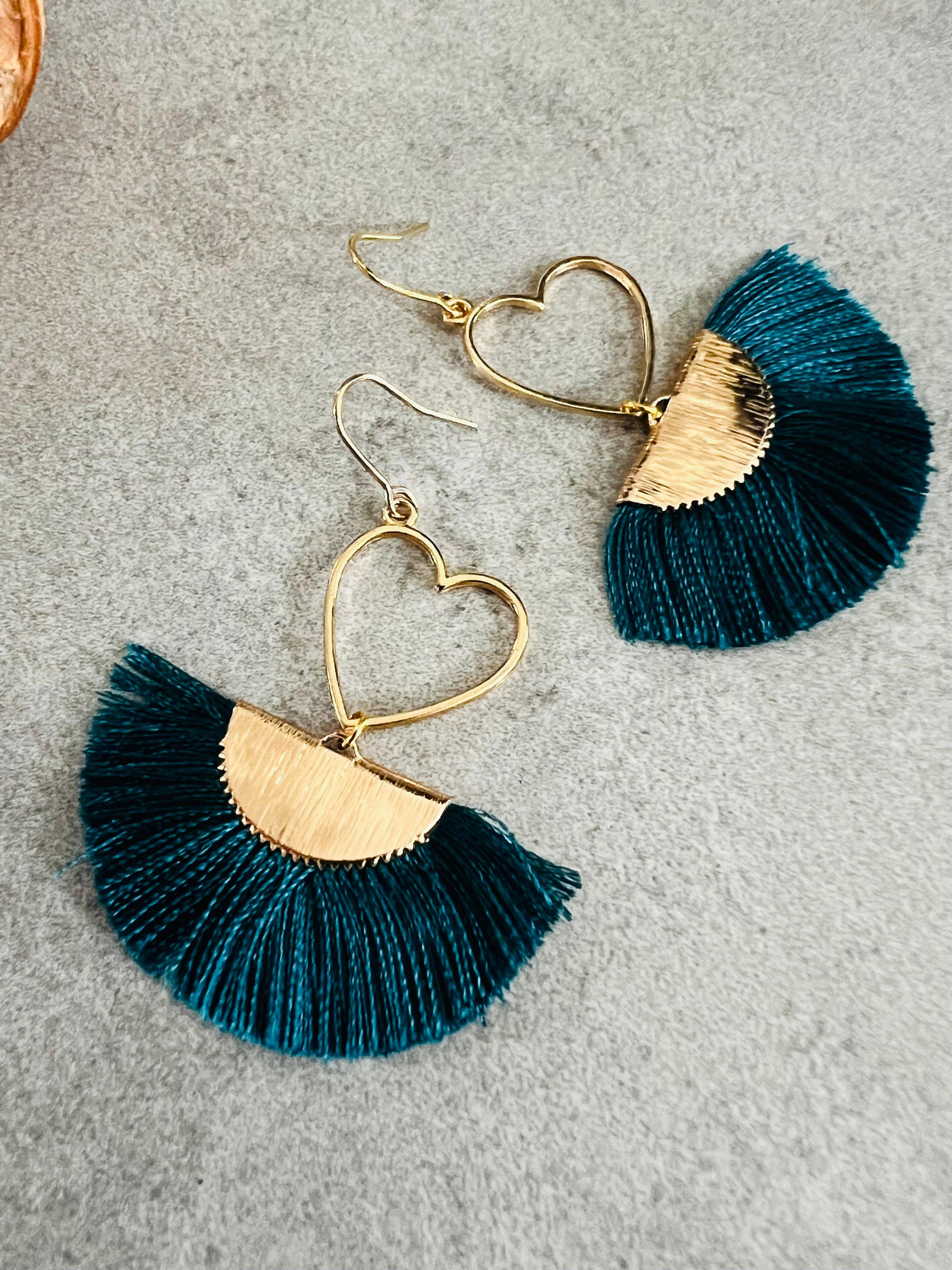 Boucles d’oreilles MARYLAUR cœurs dorés et éventail bleu pétrole - Créations Uniques - Créations Uniques