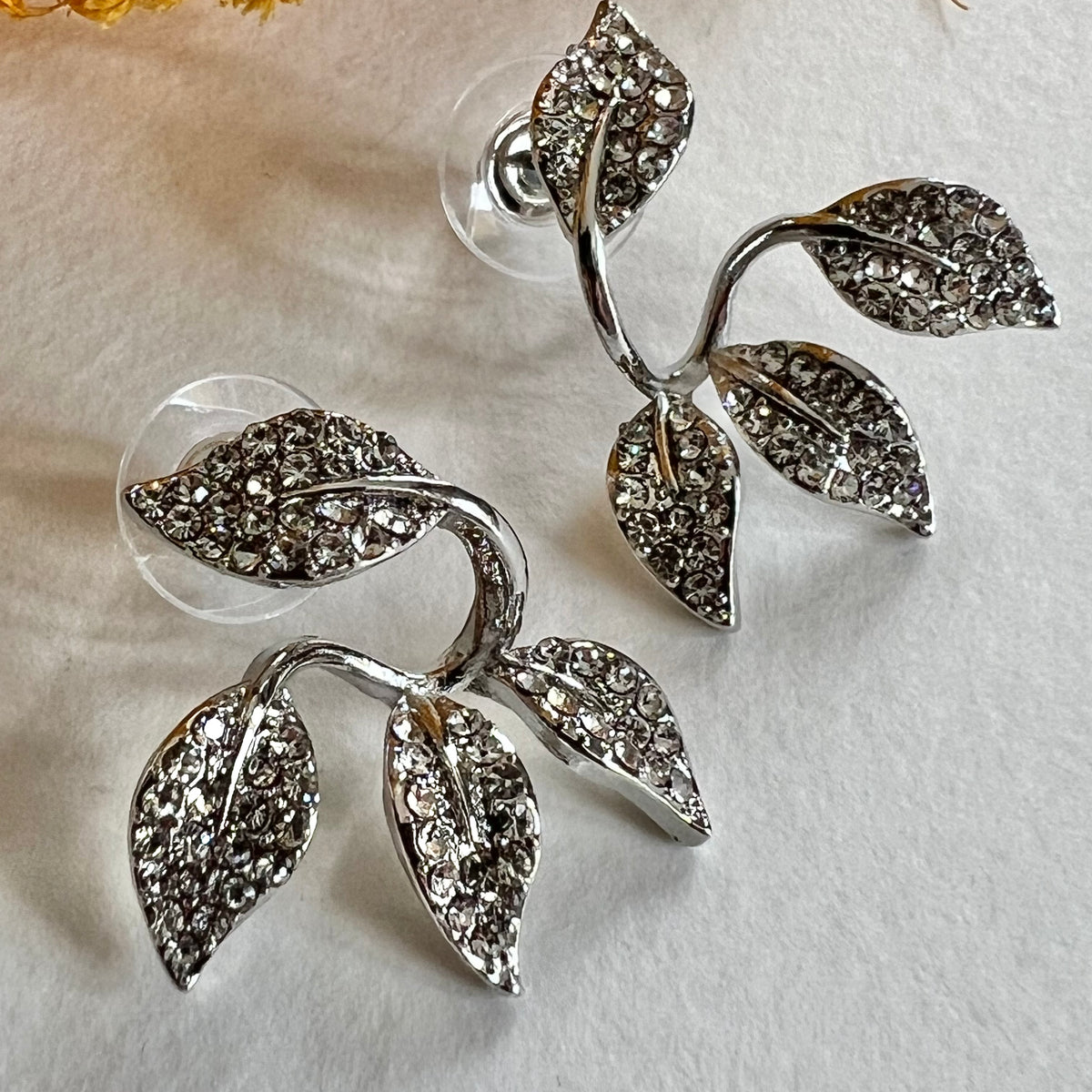 Boucles d’oreilles MACY feuilles strass - Créations Uniques