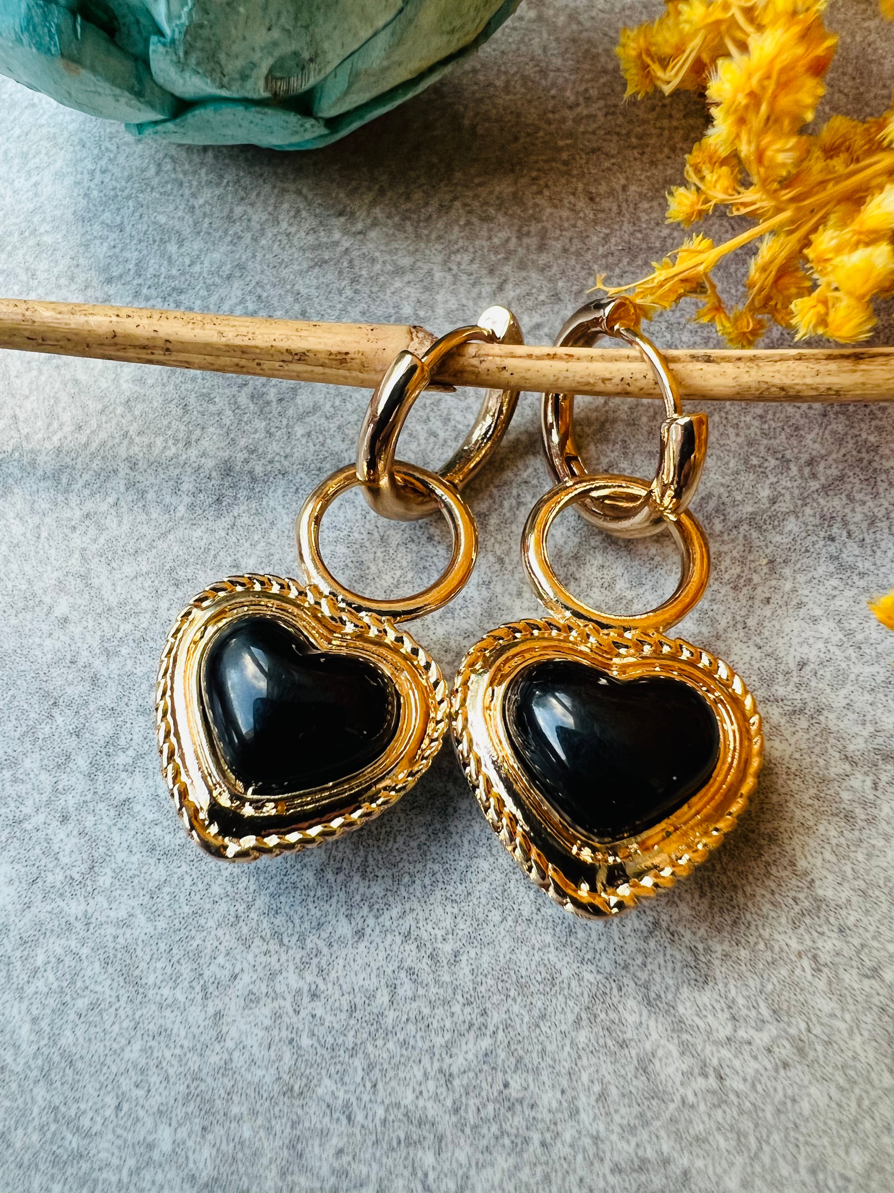 Boucles d’oreilles CHARISE cœurs bombés noirs attaches mini créoles - Créations Uniques