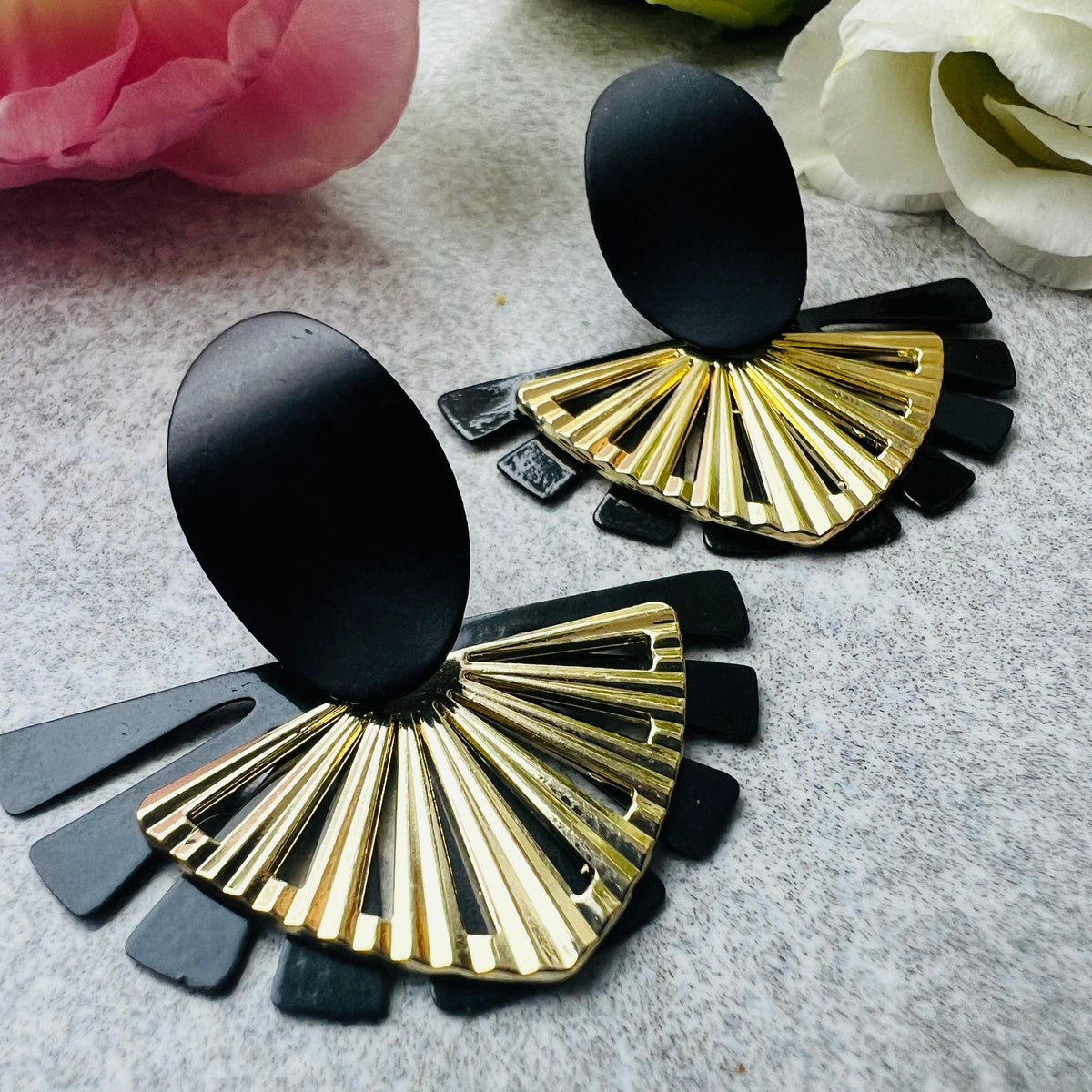 Boucles d’oreilles LALY éventails noirs et dorés superposés - Créations Uniques - Créations Uniques