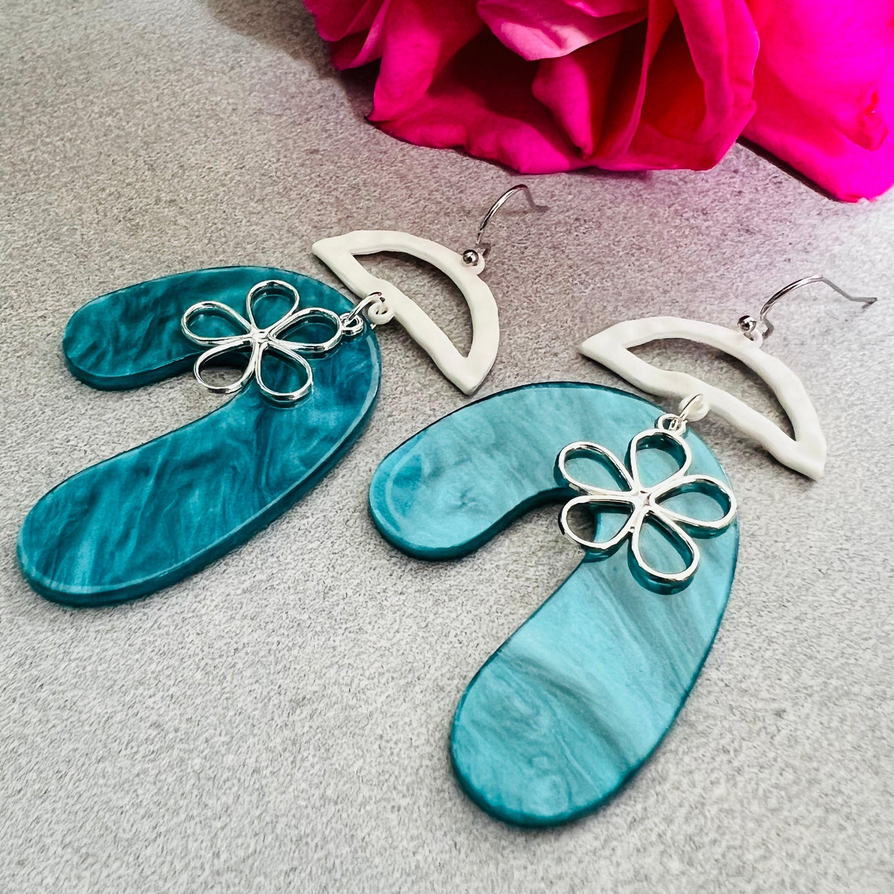 Boucles d’oreilles MURPHY résine turquoise - Créations Uniques - Créations Uniques
