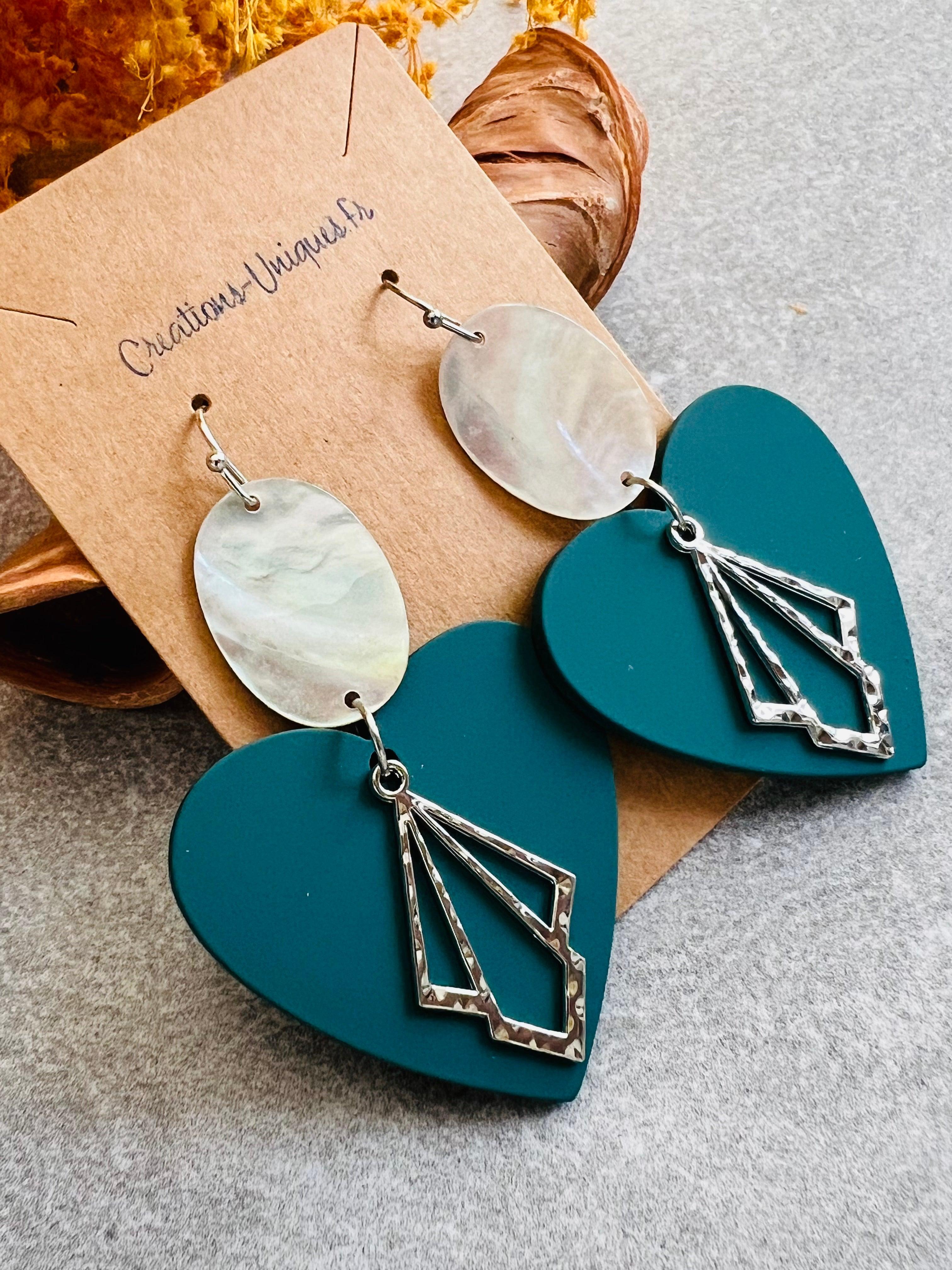 Boucles d’oreilles VERA cœurs bleu canard et intercalaires nacre - Créations Uniques - Créations Uniques