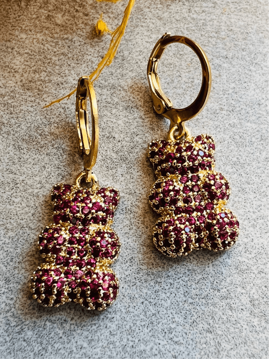 Boucles d’oreilles CRYSTAL mini créoles dorées oursons strass rose framboise - Créations Uniques