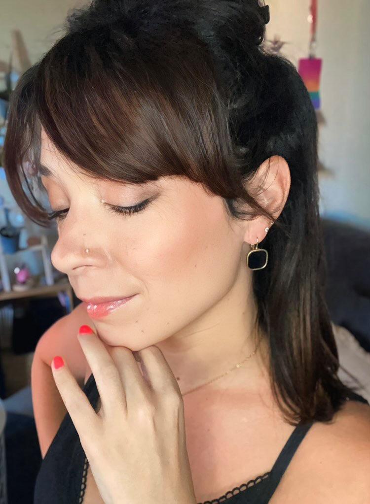 Boucles d’oreilles TATYANA noires, chic et discrètes - Créations Uniques