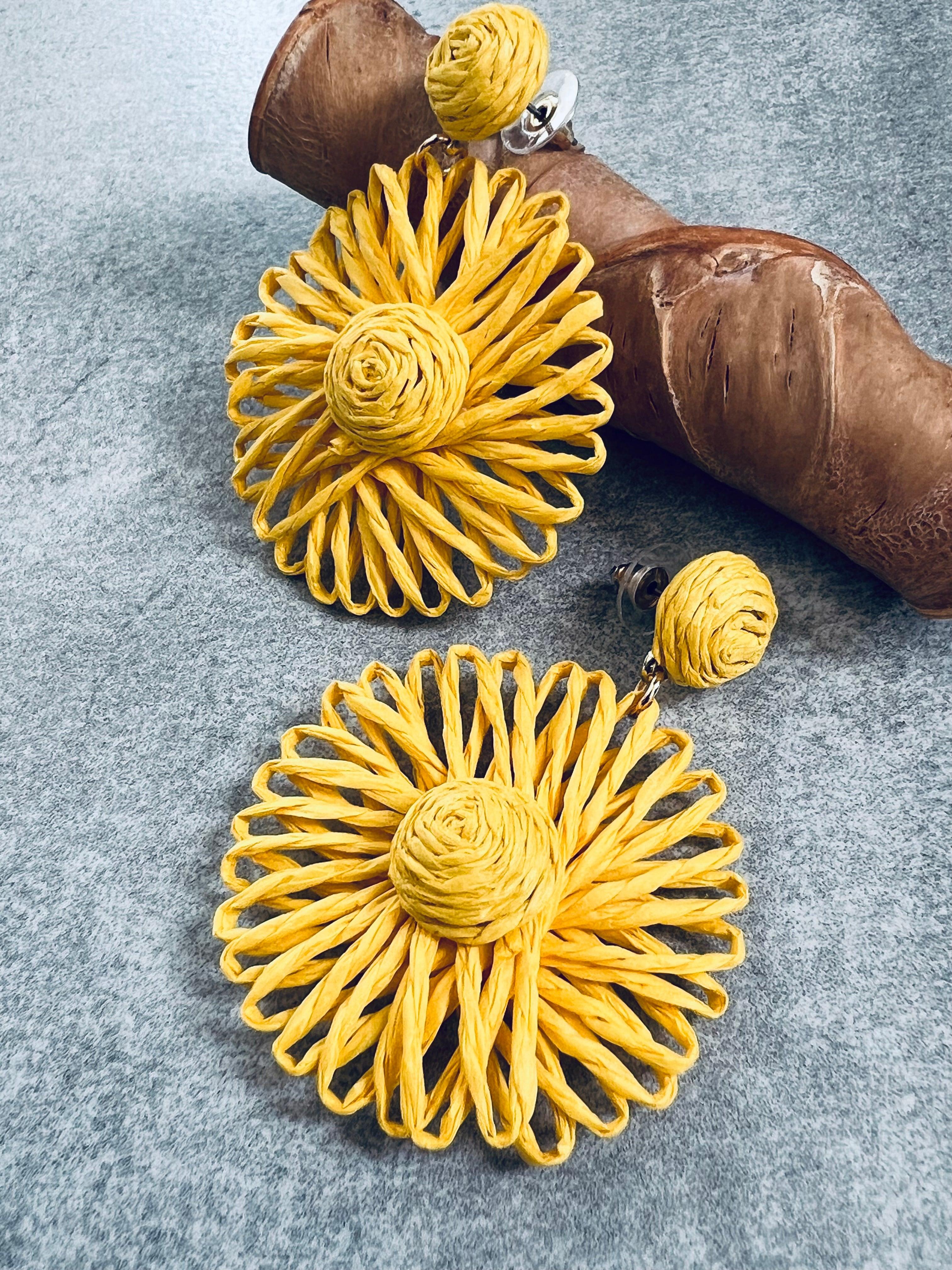 Boucles d’oreilles MARGAUX fleurs jaunes raphia - Créations Uniques