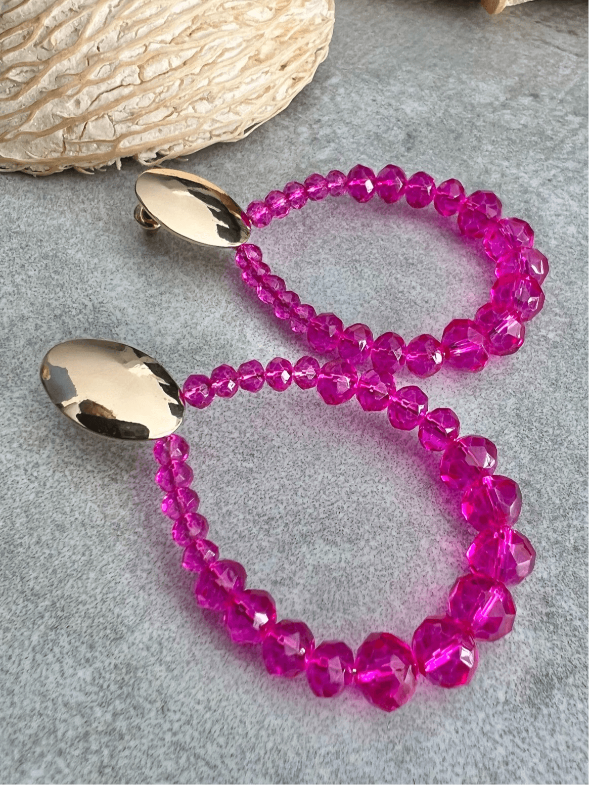 Boucles d’oreilles LIZENI perles rose fluo - Créations Uniques