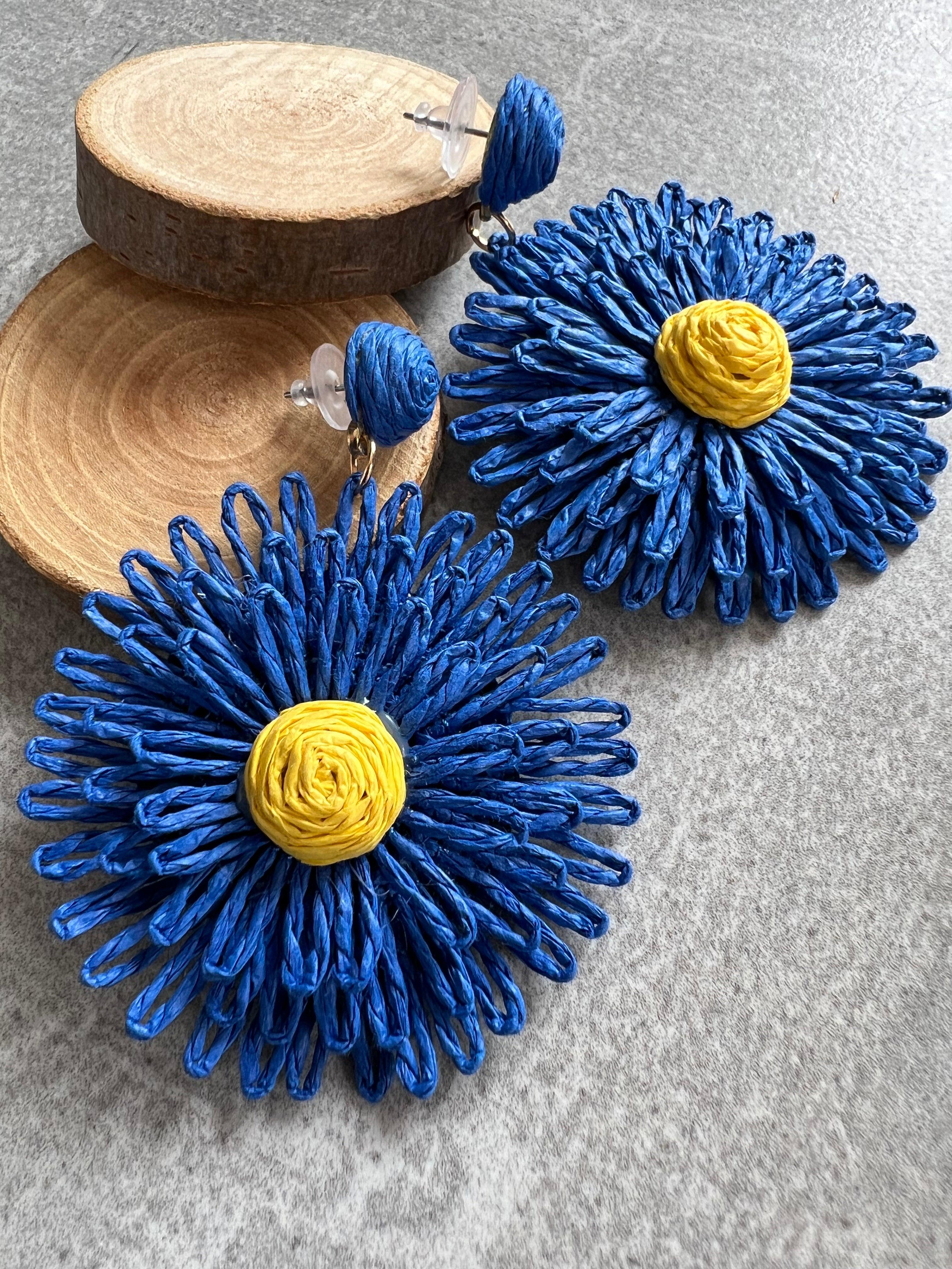 Boucles d’oreilles CARLY fleurs printemps été bleues style campagne - Créations Uniques