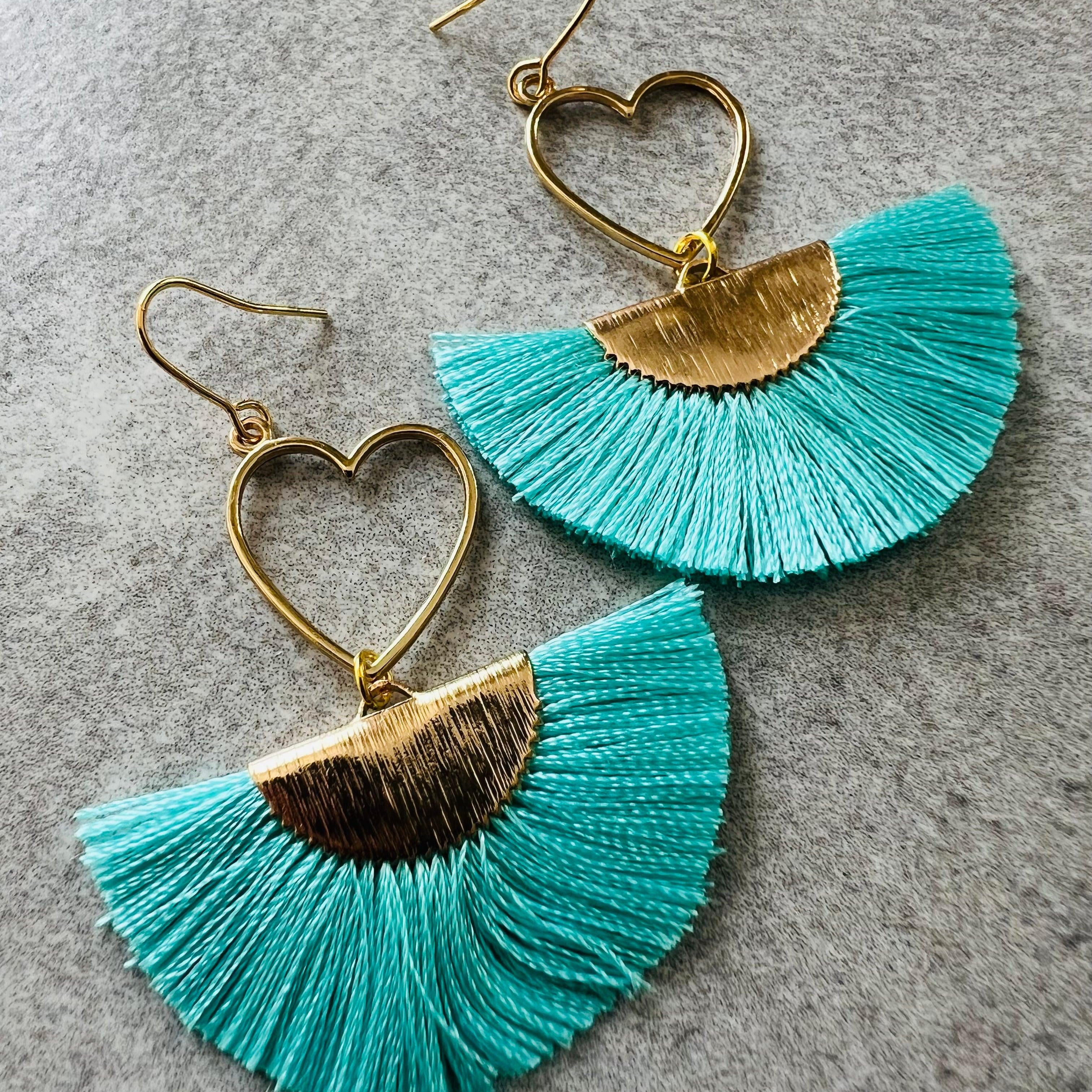 Boucles d’oreilles MARYLAUR cœurs dorés et éventail bleu turquoise - Créations Uniques - Créations Uniques