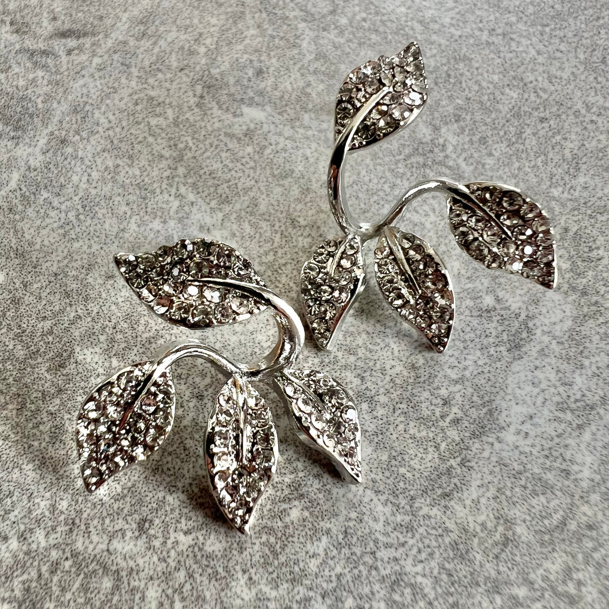 Boucles d’oreilles MACY feuilles strass - Créations Uniques