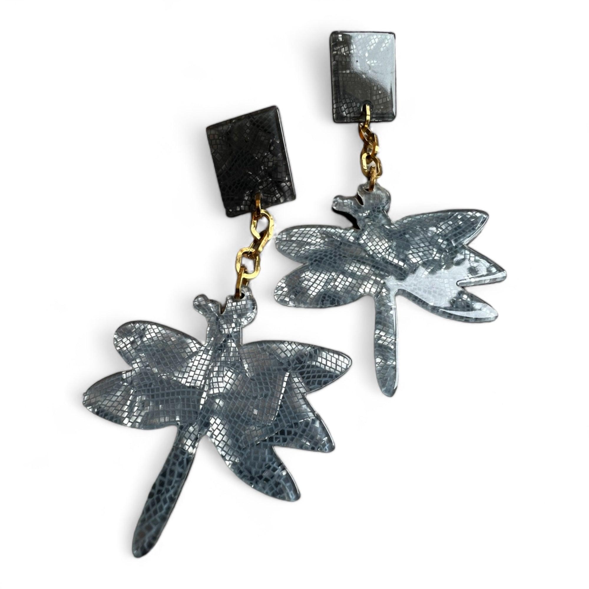 Boucles d’oreilles ODETTE libellule légères résine bleu gris - Créations Uniques