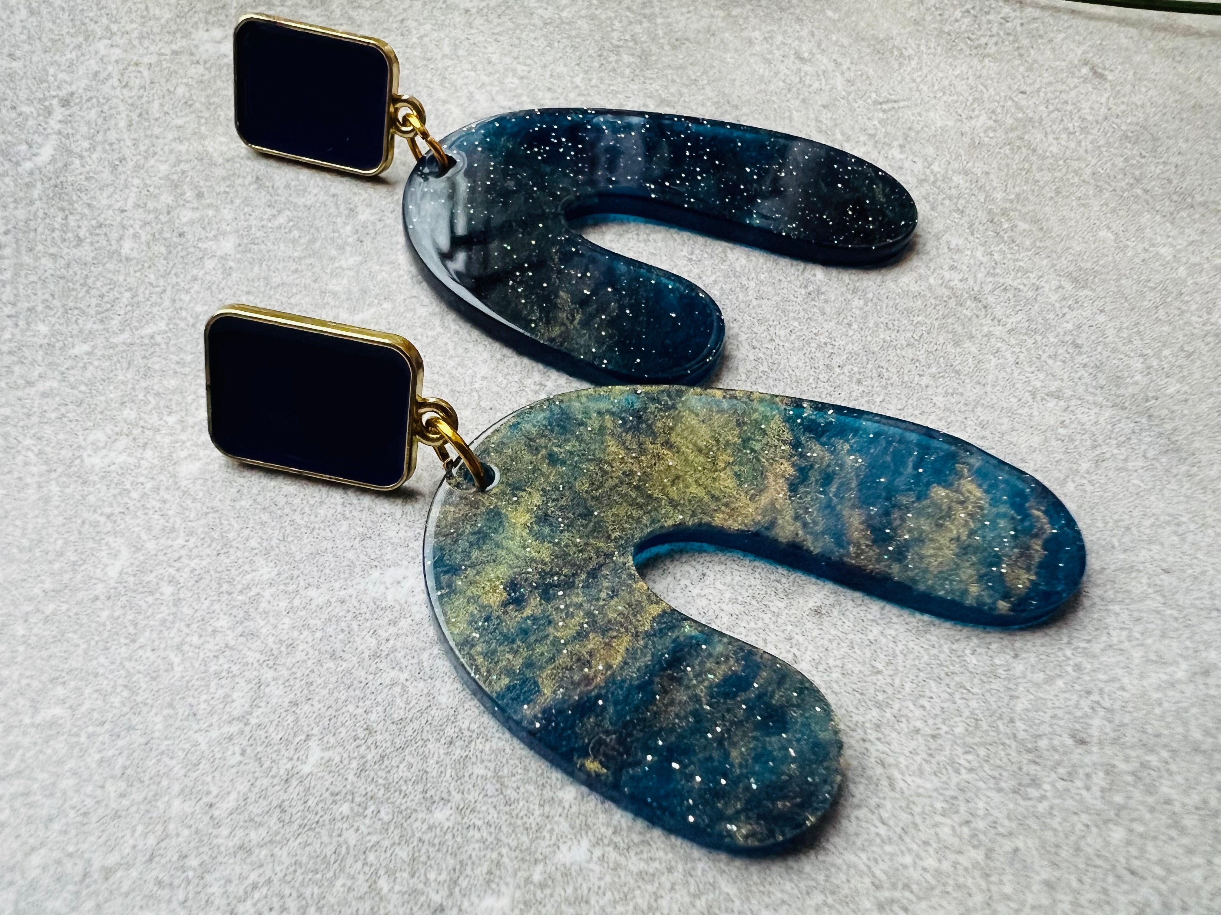 Boucles d’oreilles MURPHY résine galaxy - Créations Uniques - Créations Uniques