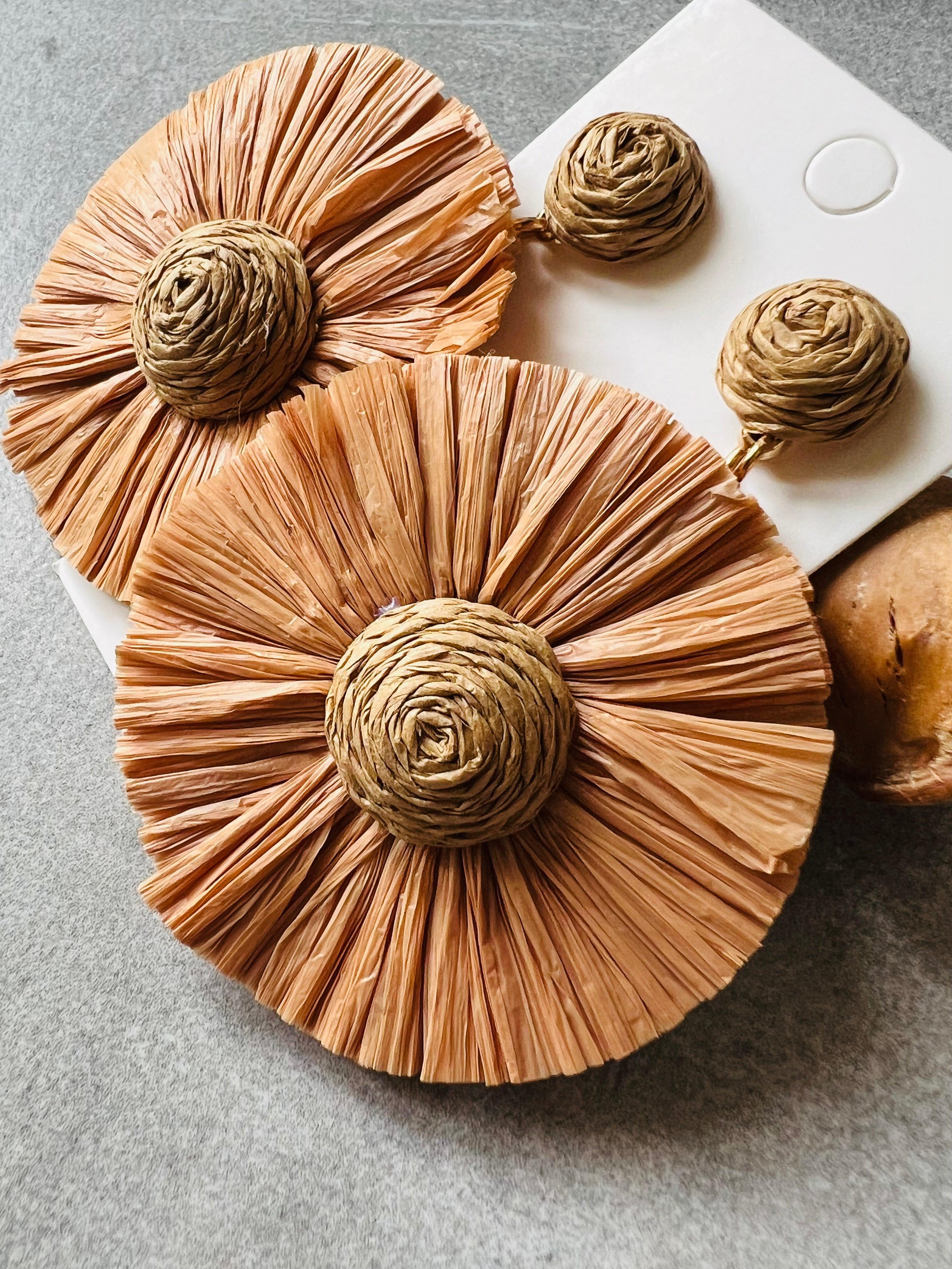 Boucles d’oreilles MOLLY raphia marron - Créations Uniques