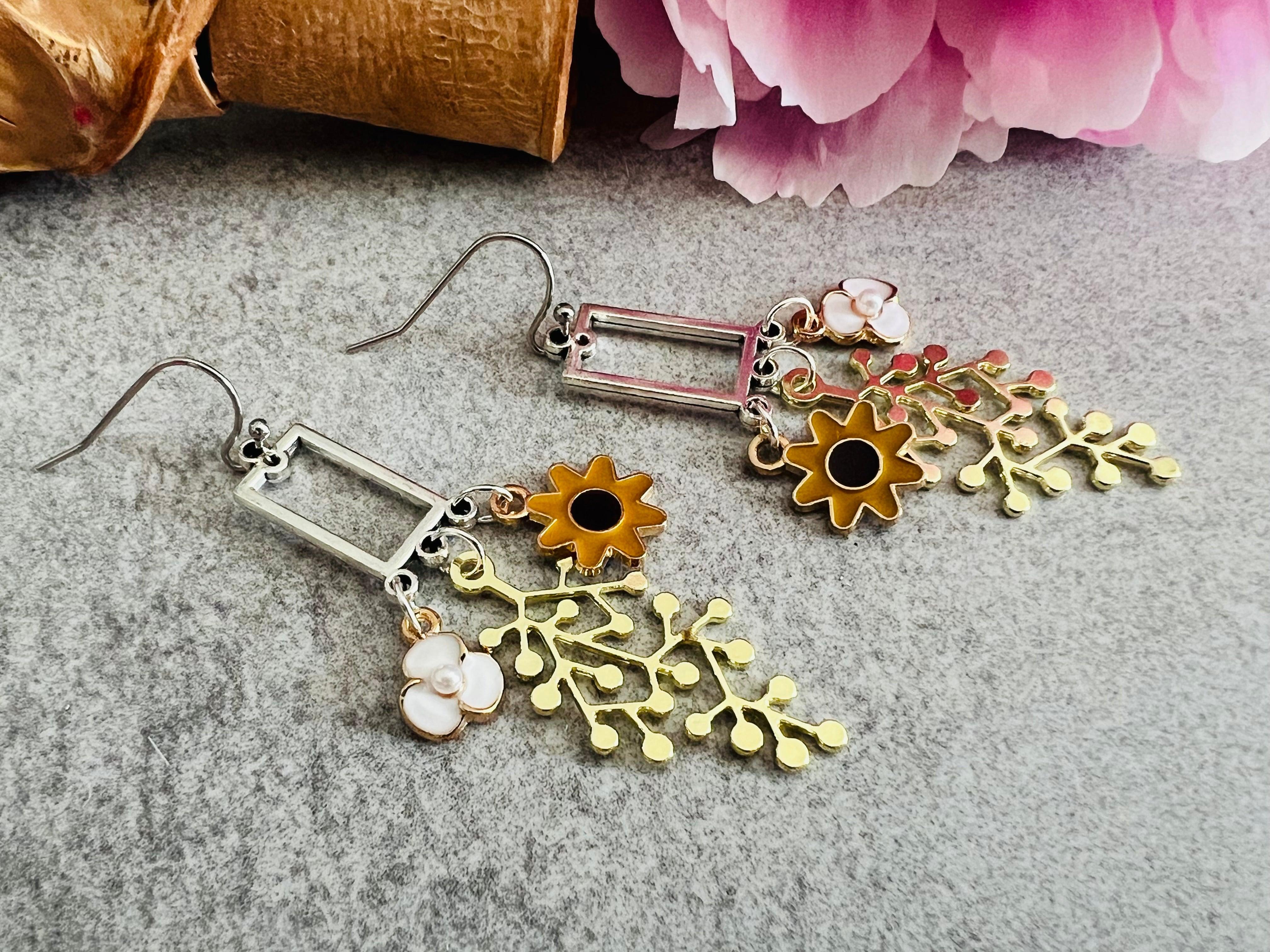 Boucles d’oreilles AURIANA feuillage doré et fleurs - Créations Uniques - Créations Uniques