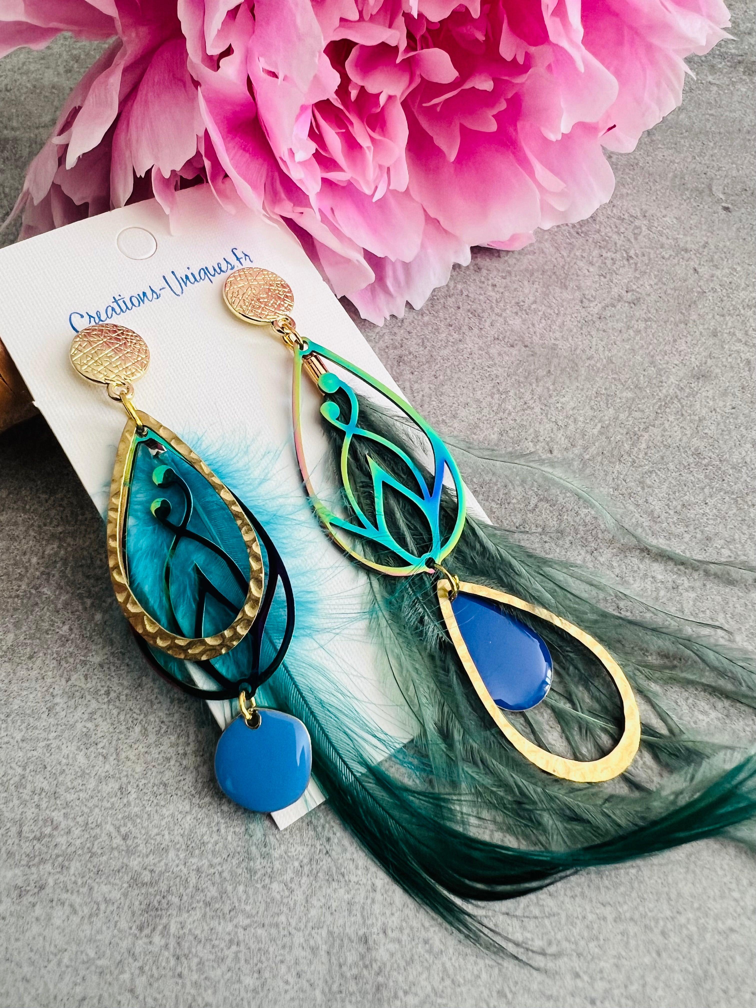 Boucles d’oreilles asymétriques SHANNEN plumes turquoises - Créations Uniques - Créations Uniques