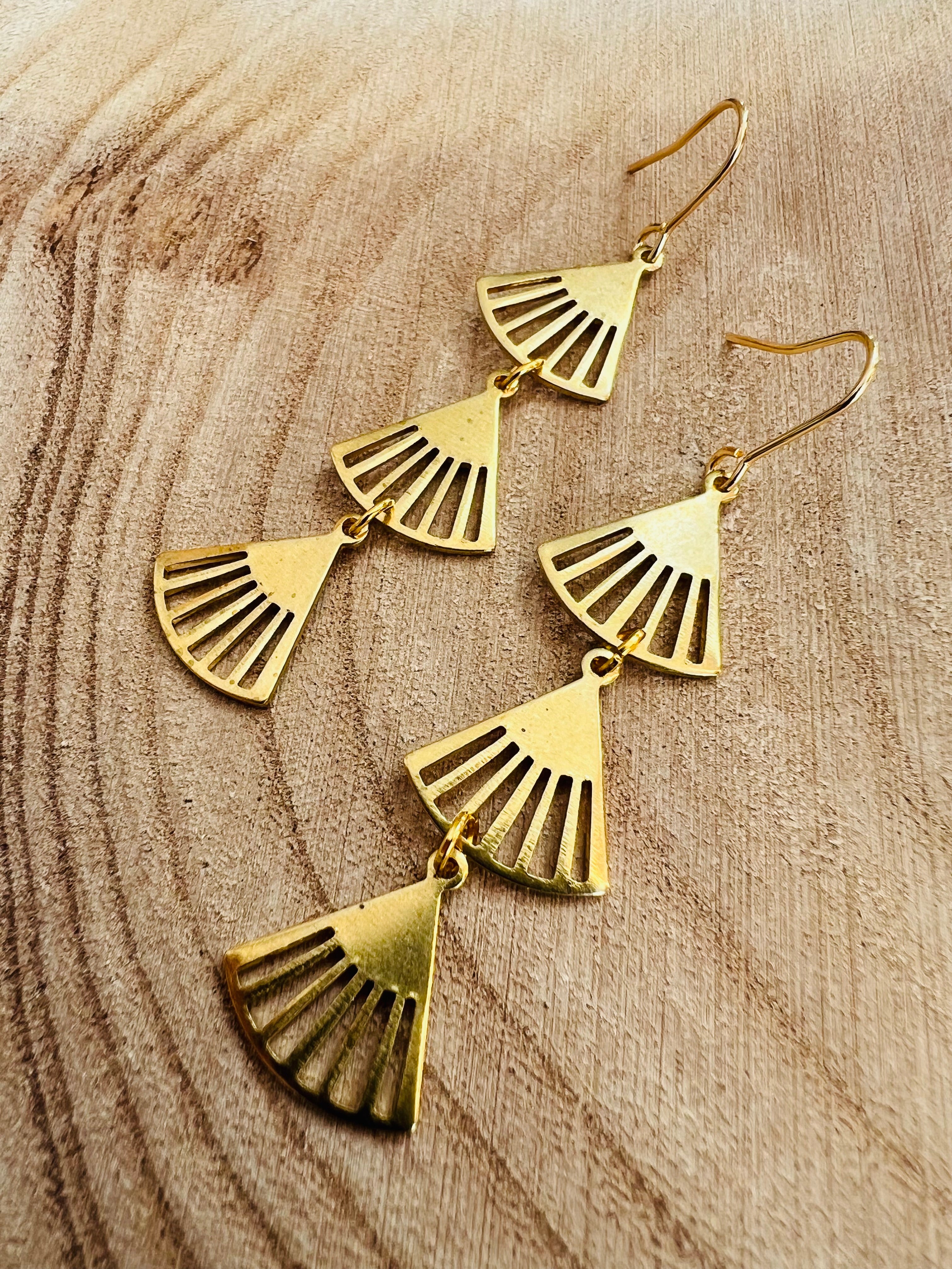 Boucles d’oreilles ERICA petits éventails dorés - Créations Uniques - Créations Uniques