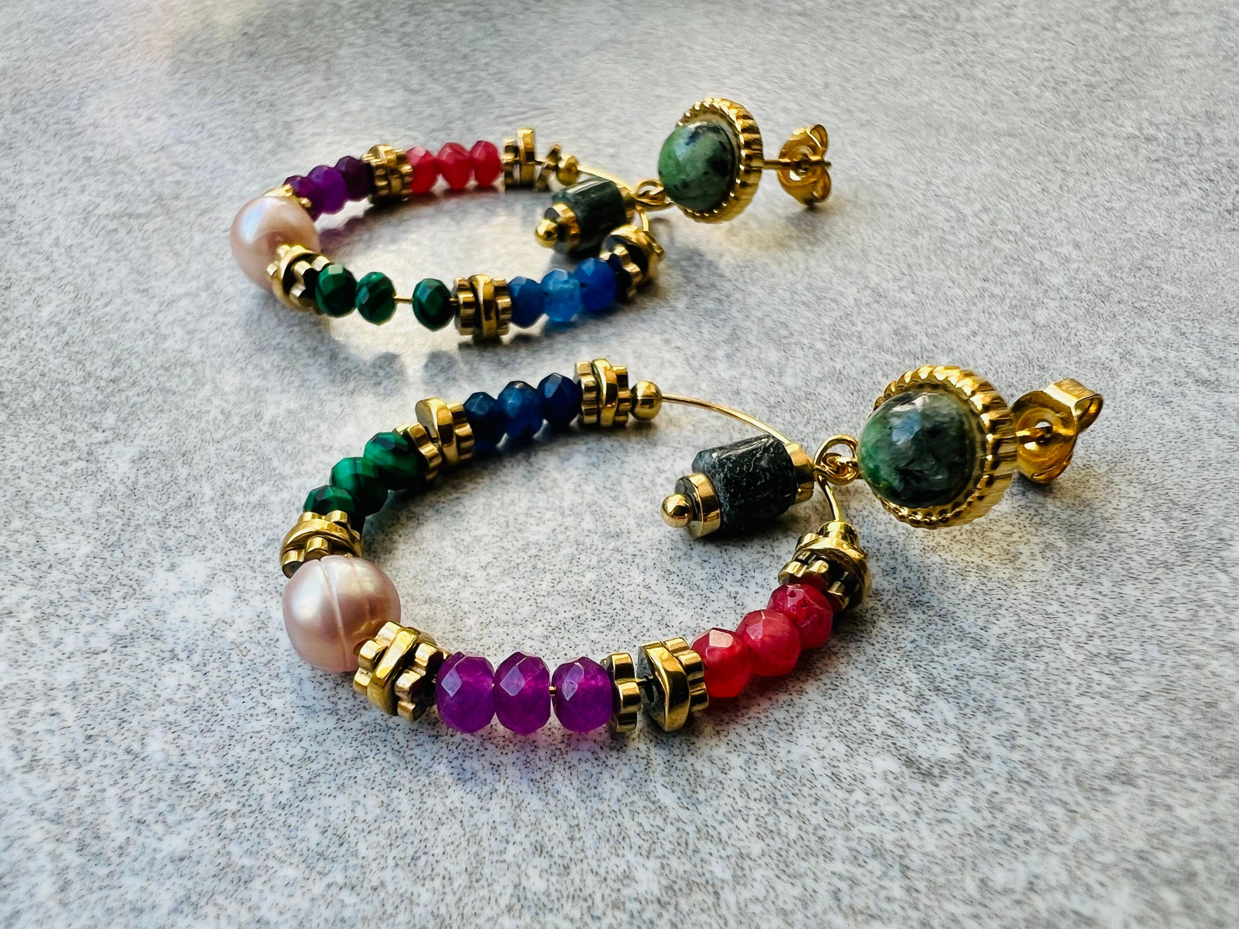 Boucles d’oreilles MAUDE fines et légères, perles multicolores - Créations Uniques