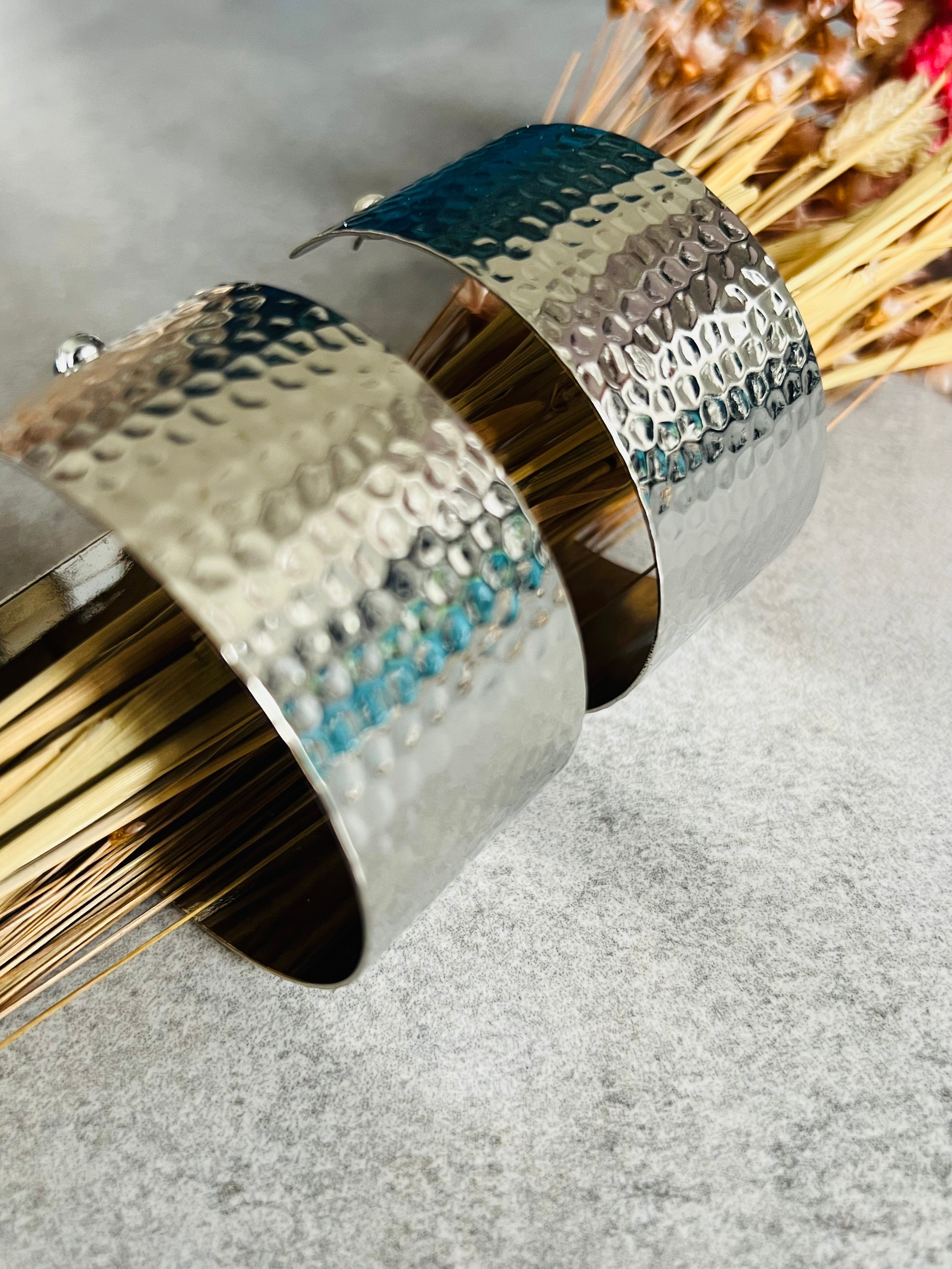 Boucles d’oreilles DAURINE créoles argentées larges - Créations Uniques