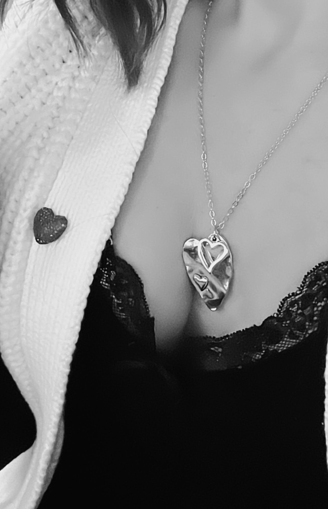 Collier COLEEN pendentif cœurs argentés superposés - Créations Uniques