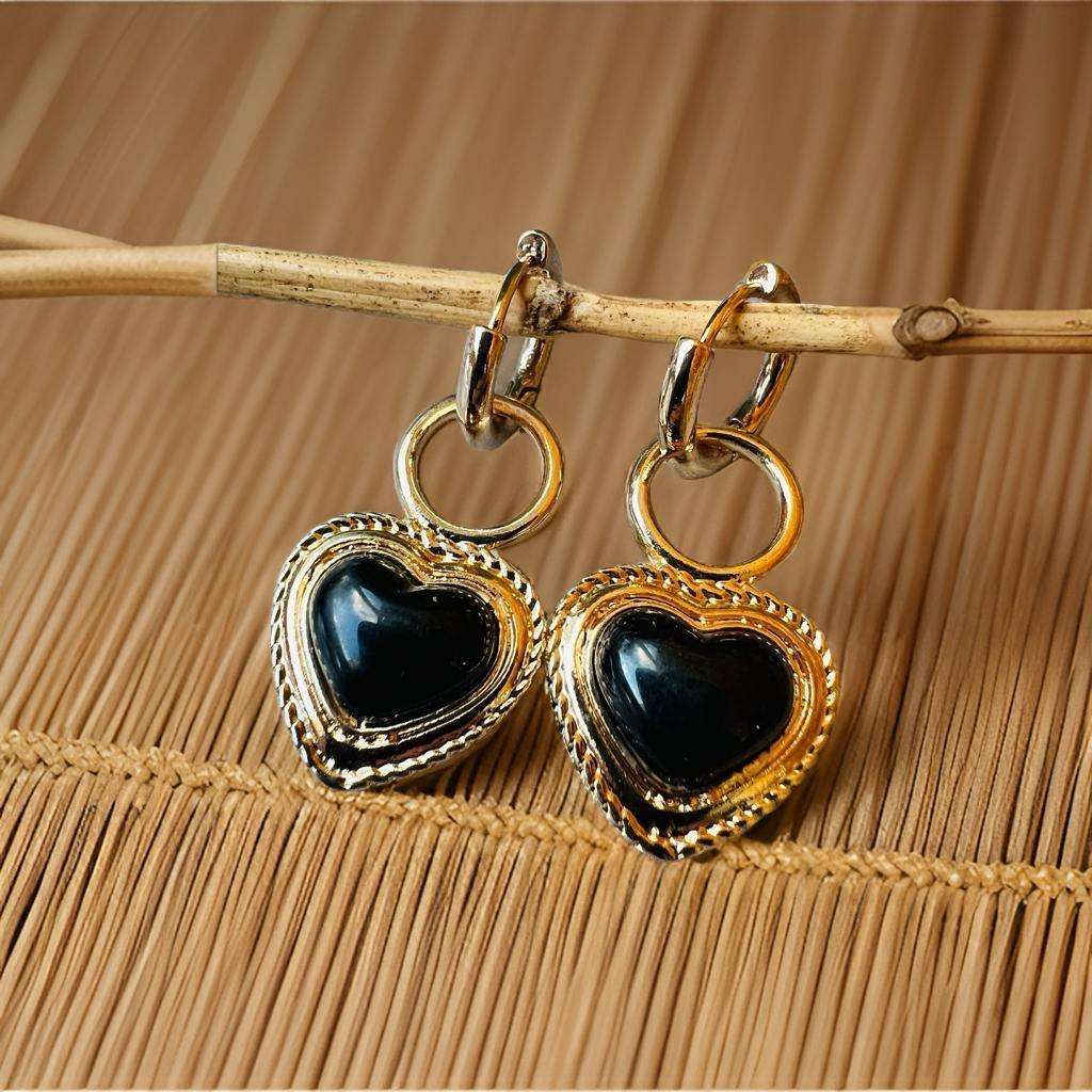 Boucles d’oreilles CHARISE cœurs bombés noirs attaches mini créoles - Créations Uniques