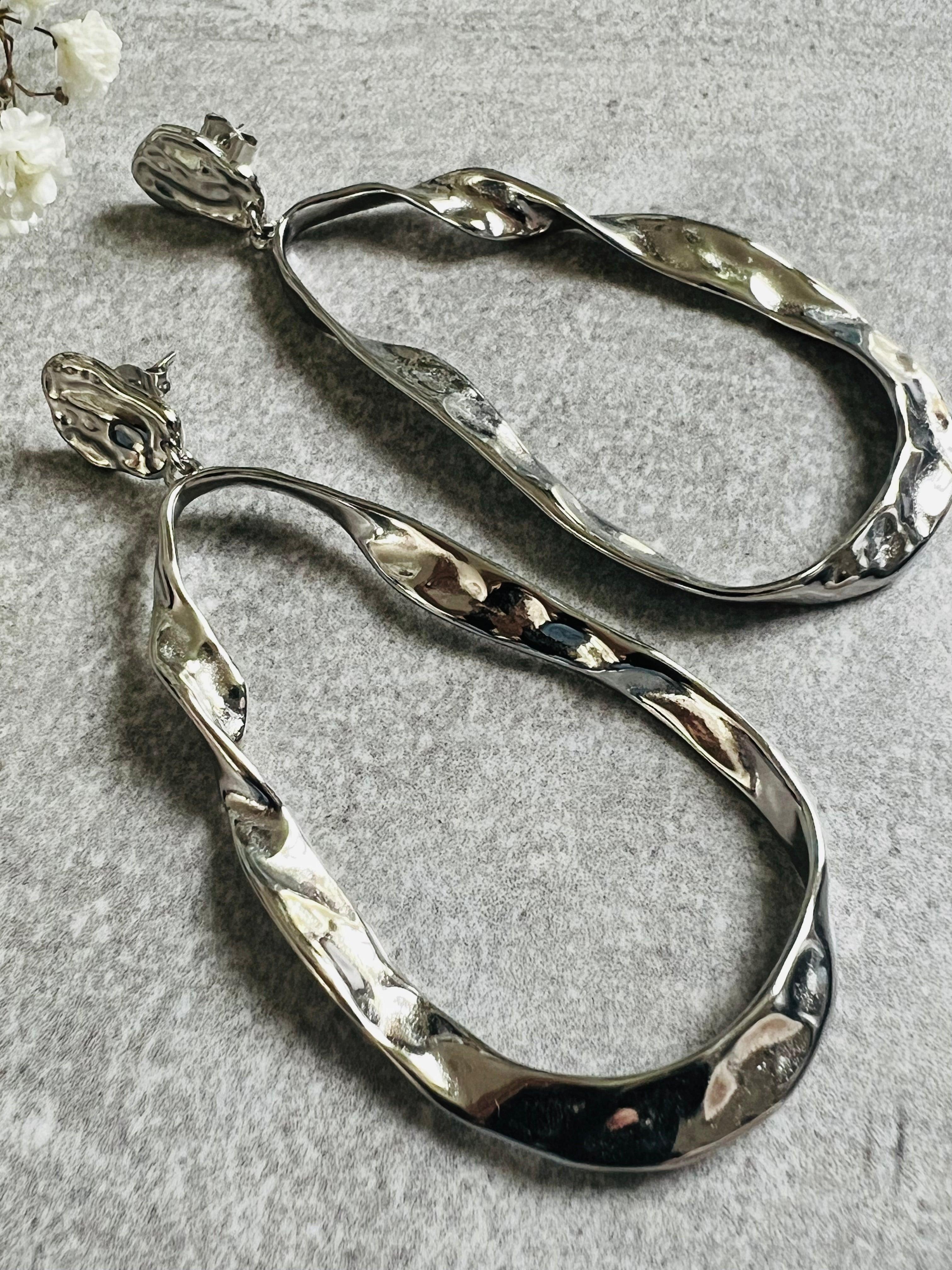 Boucles d’oreilles PASCALE gouttes argentées torsadées - Créations Uniques