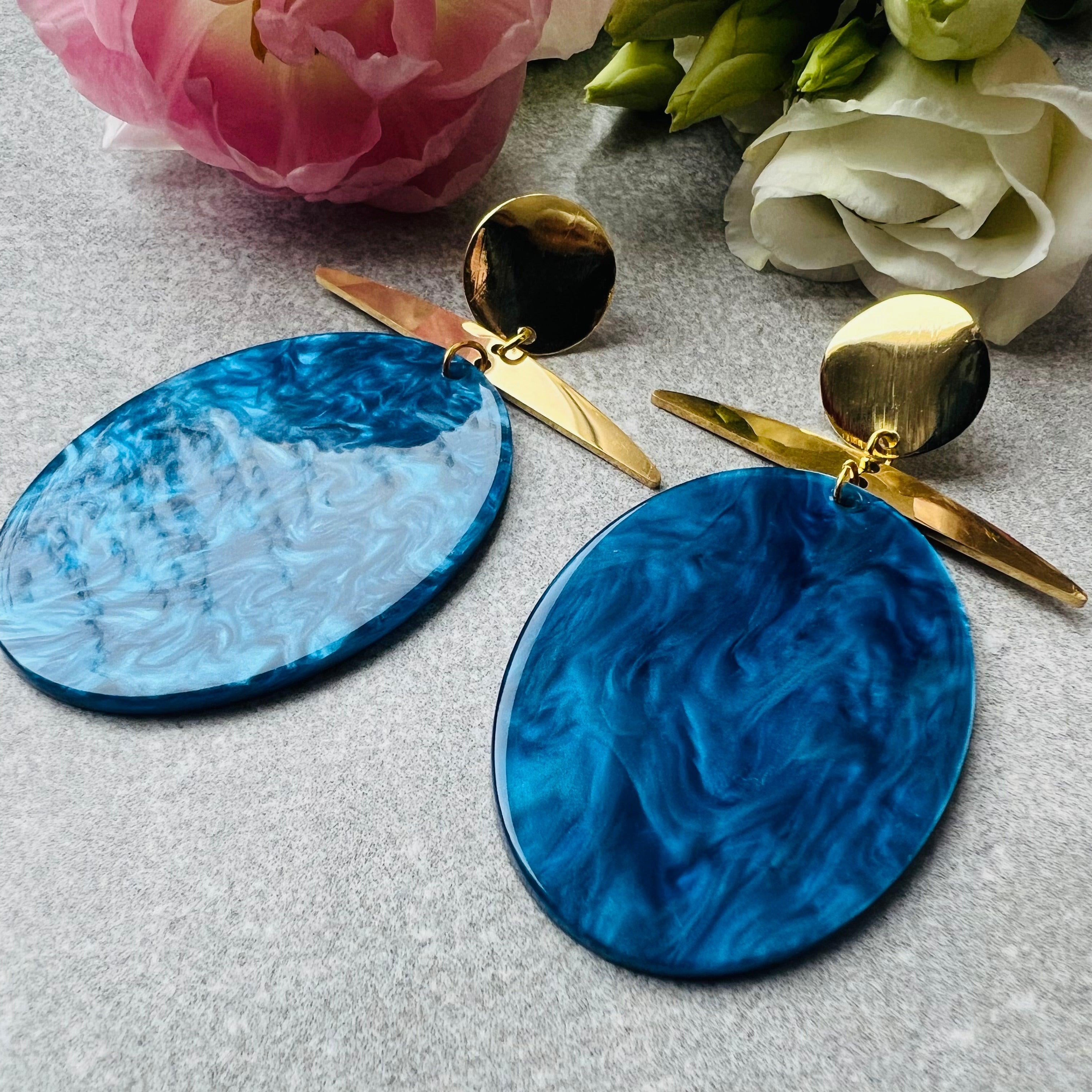 Boucles d’oreilles ANAELLE résine bleue océan - Créations Uniques - Créations Uniques