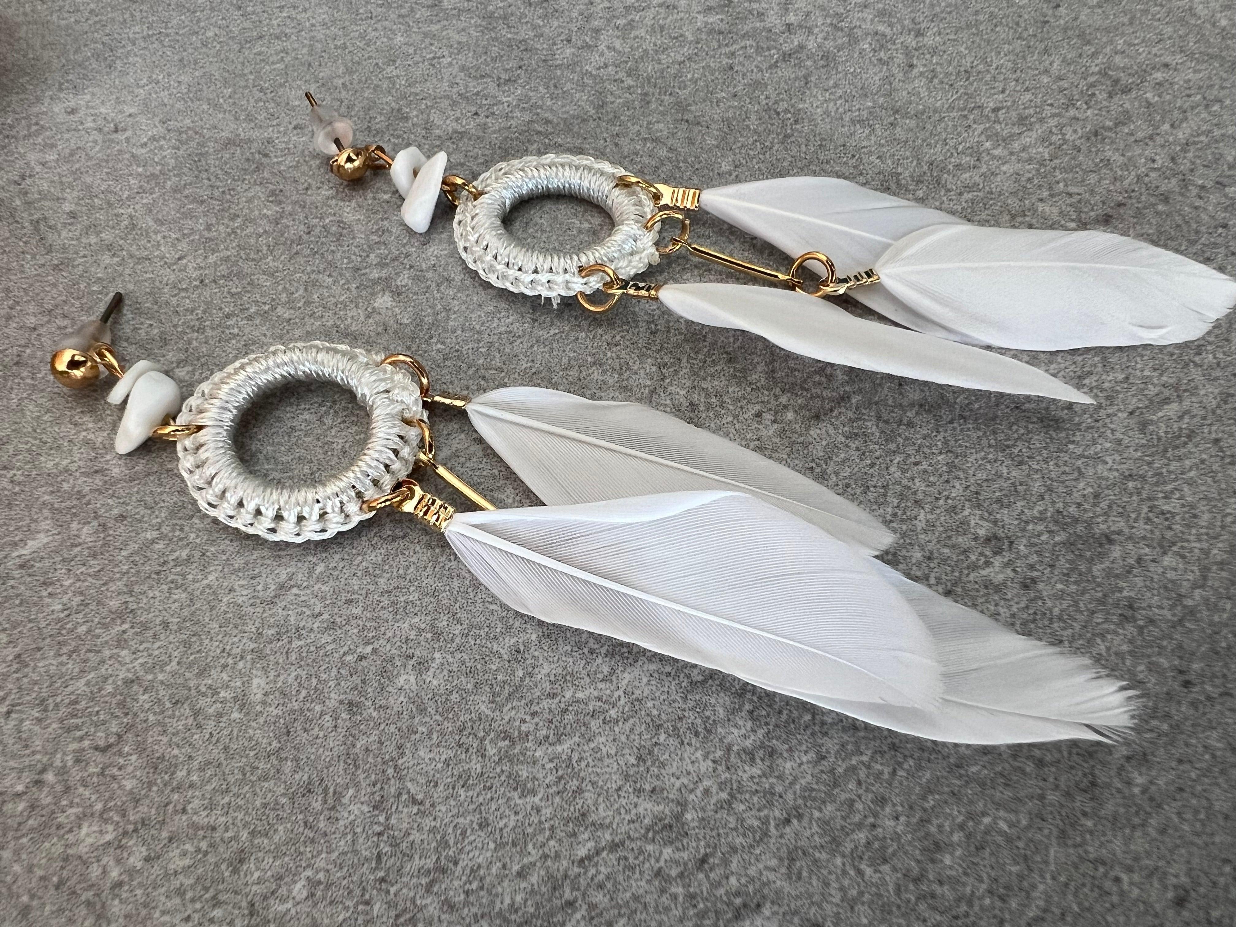Boucles d’oreilles LIZA longues plumes blanches - Créations Uniques